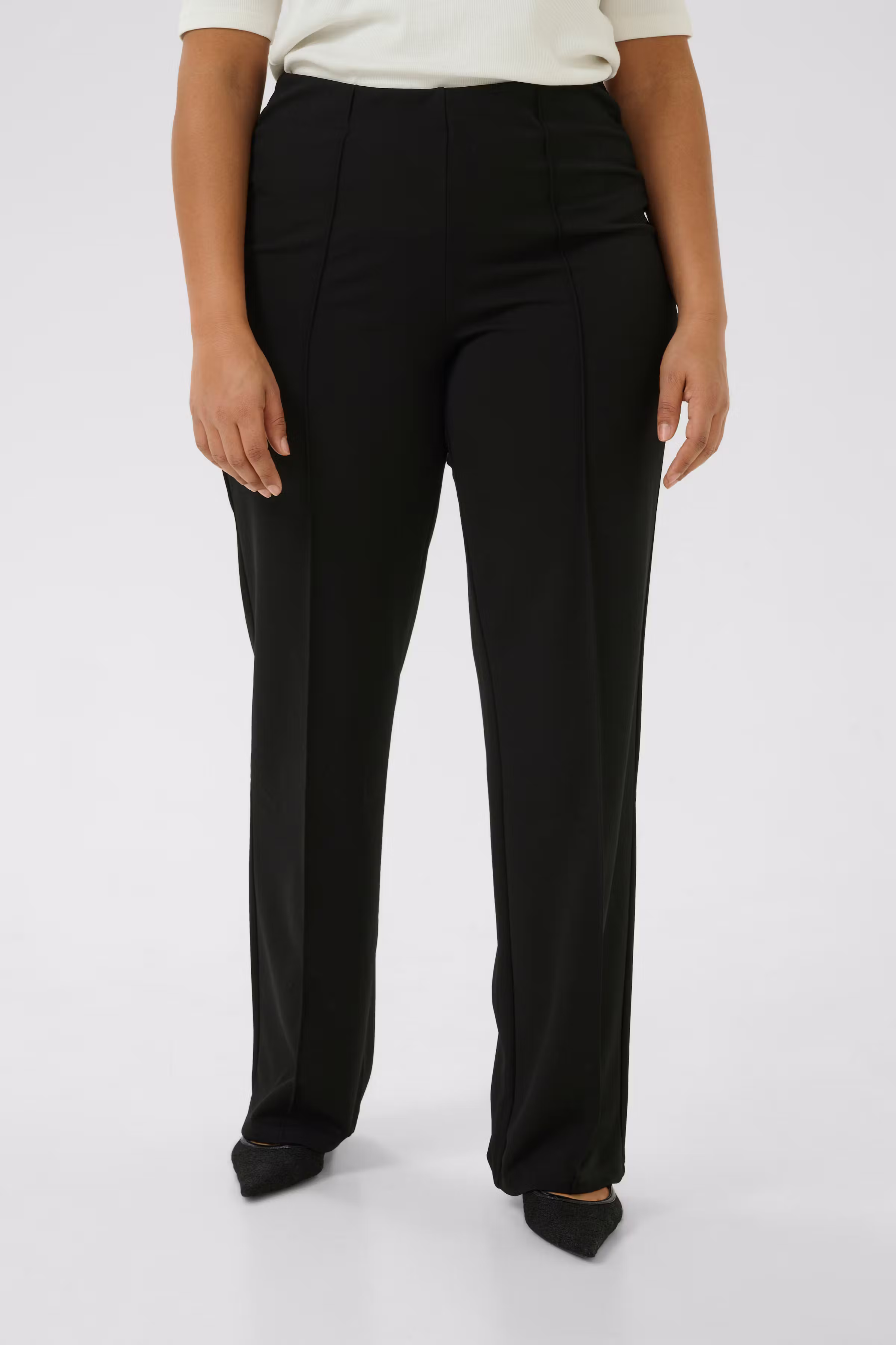 KCathena Hose LOOKBOOK FRONT 10583359-100121