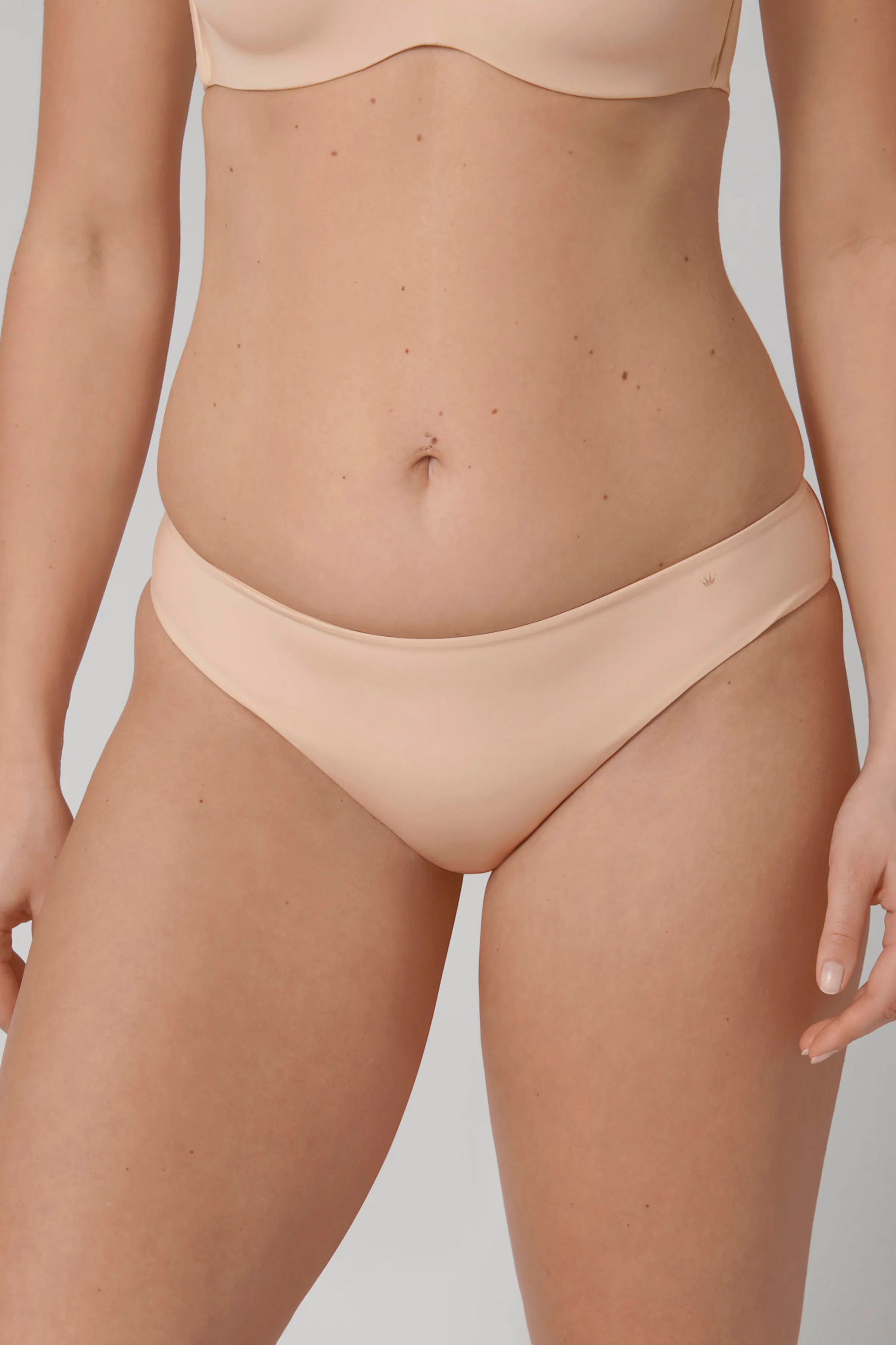 BodyMake-Up Trusser LOOKBOOK FRONT 40500120-T00NZ