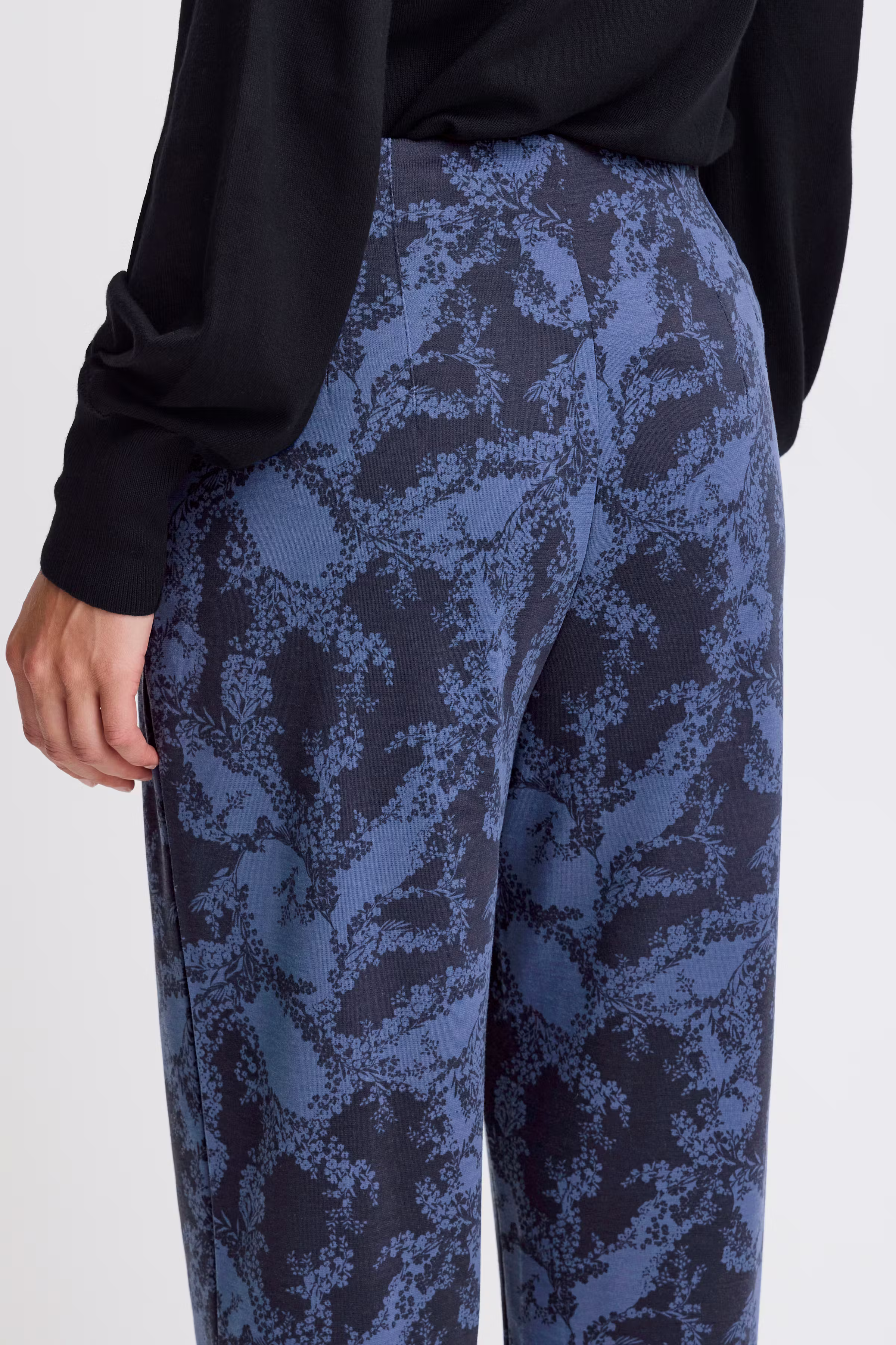 IHKATE Hose LOOKBOOK DETAIL 20121774-203713