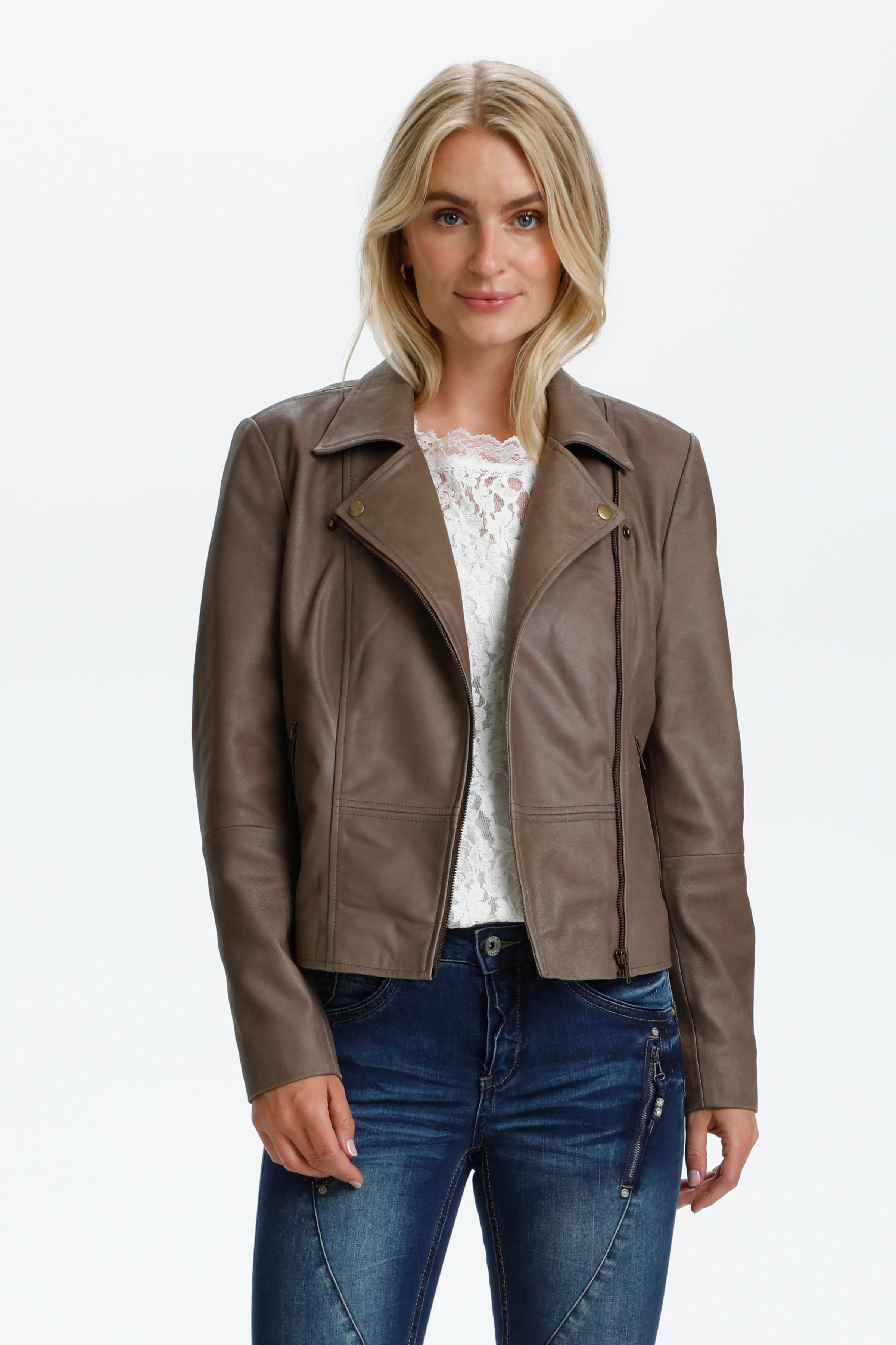 CRRabia Casual Jacke LOOKBOOK FRONT 10609703-171410