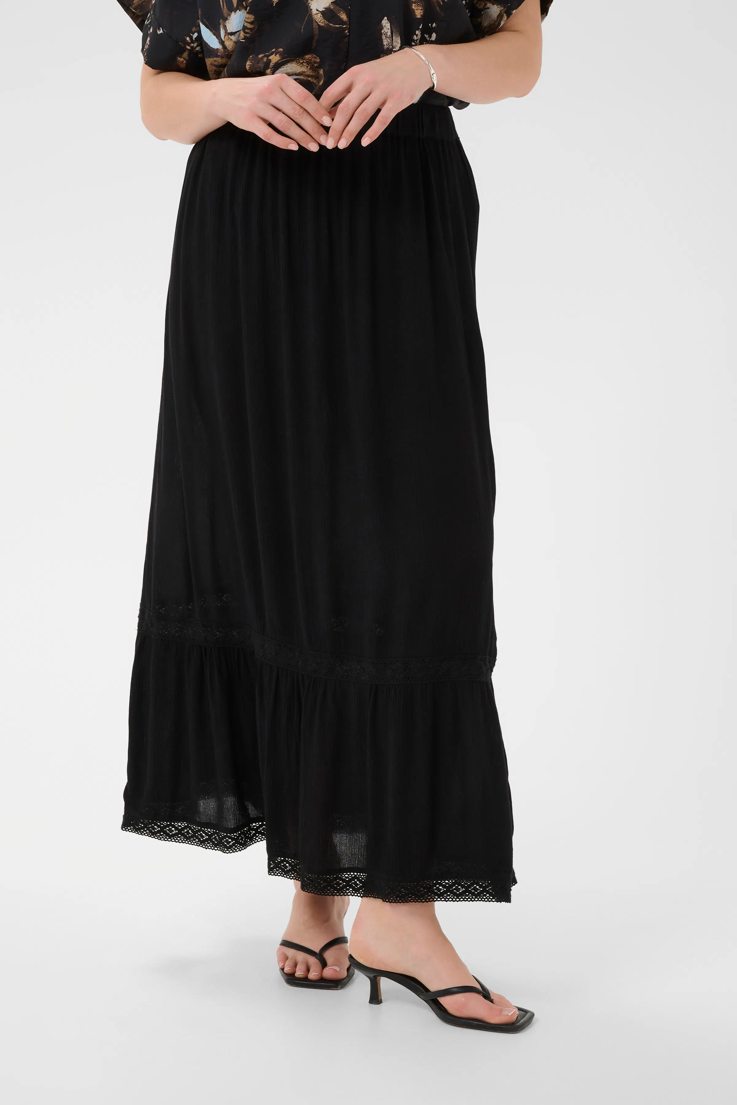 BPezra Nederdel LOOKBOOK FRONT 40200158-100121