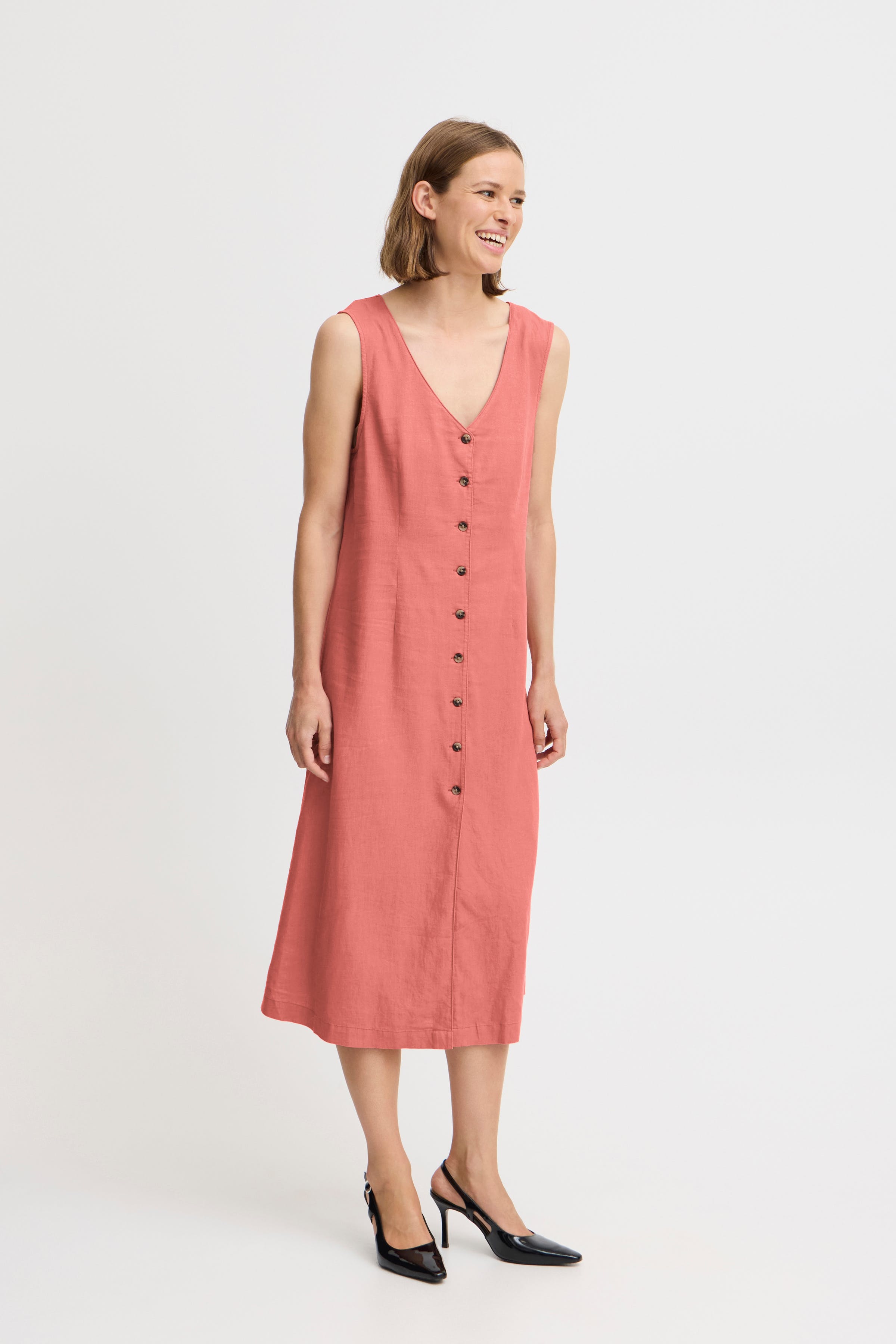 BYFALAKKA Kleid LOOKBOOK FRONT 20816615-181436