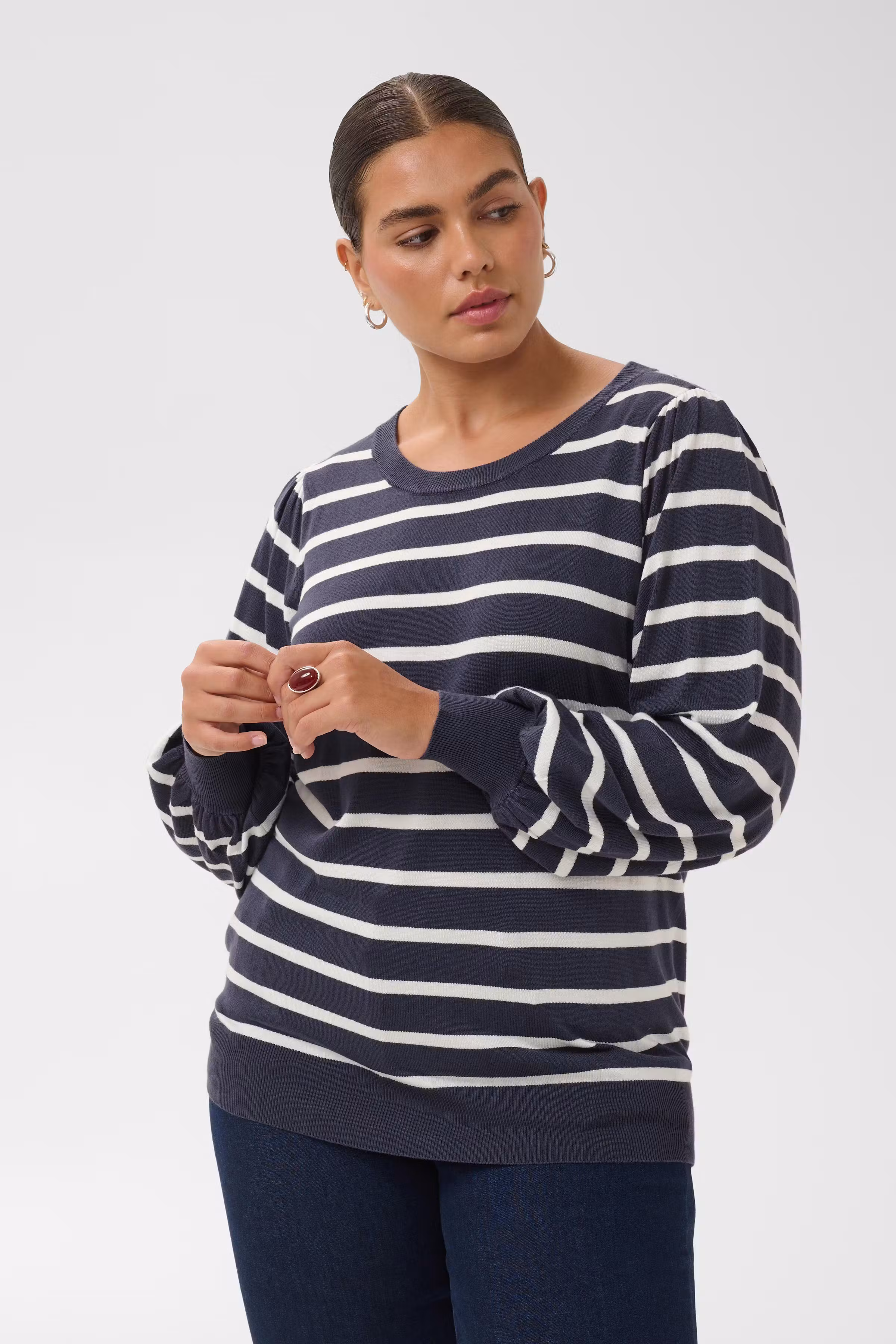 KClizzy Pullover LOOKBOOK FRONT 10584617-1000190
