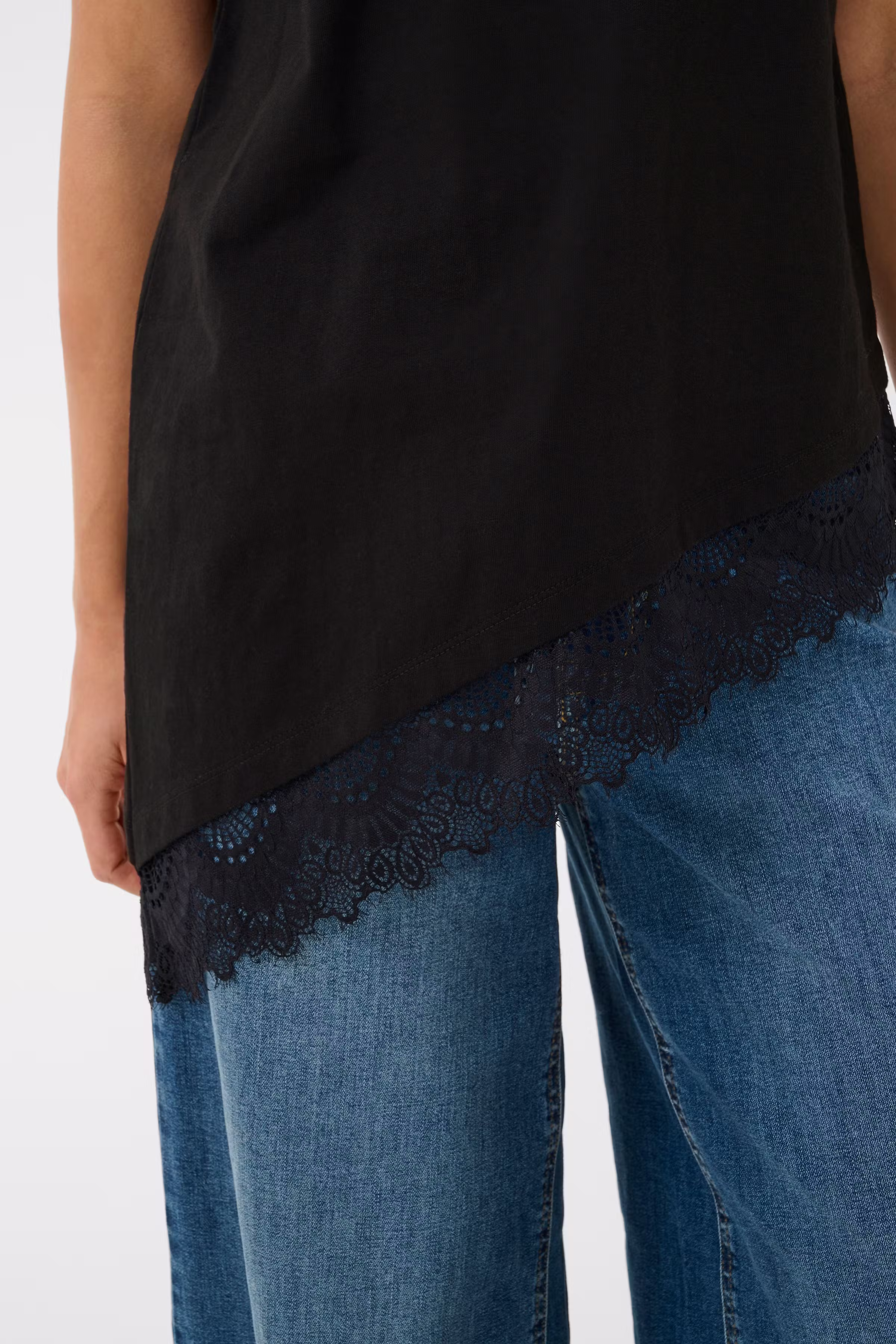 CUvena T-shirt LOOKBOOK DETAIL 50113761-500012