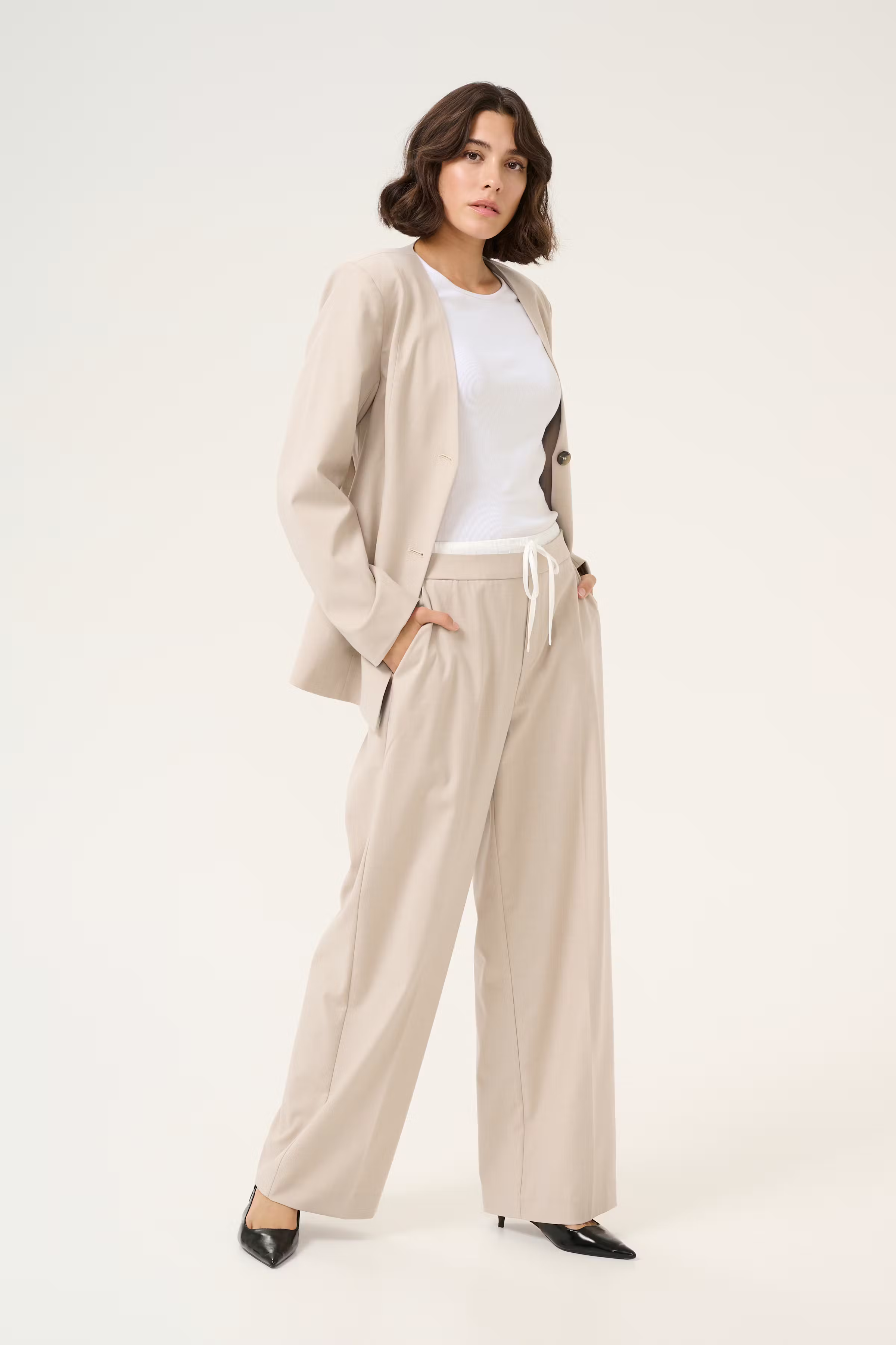 KAvindy Pantalon LOOKBOOK FRONT 10509675-1513051
