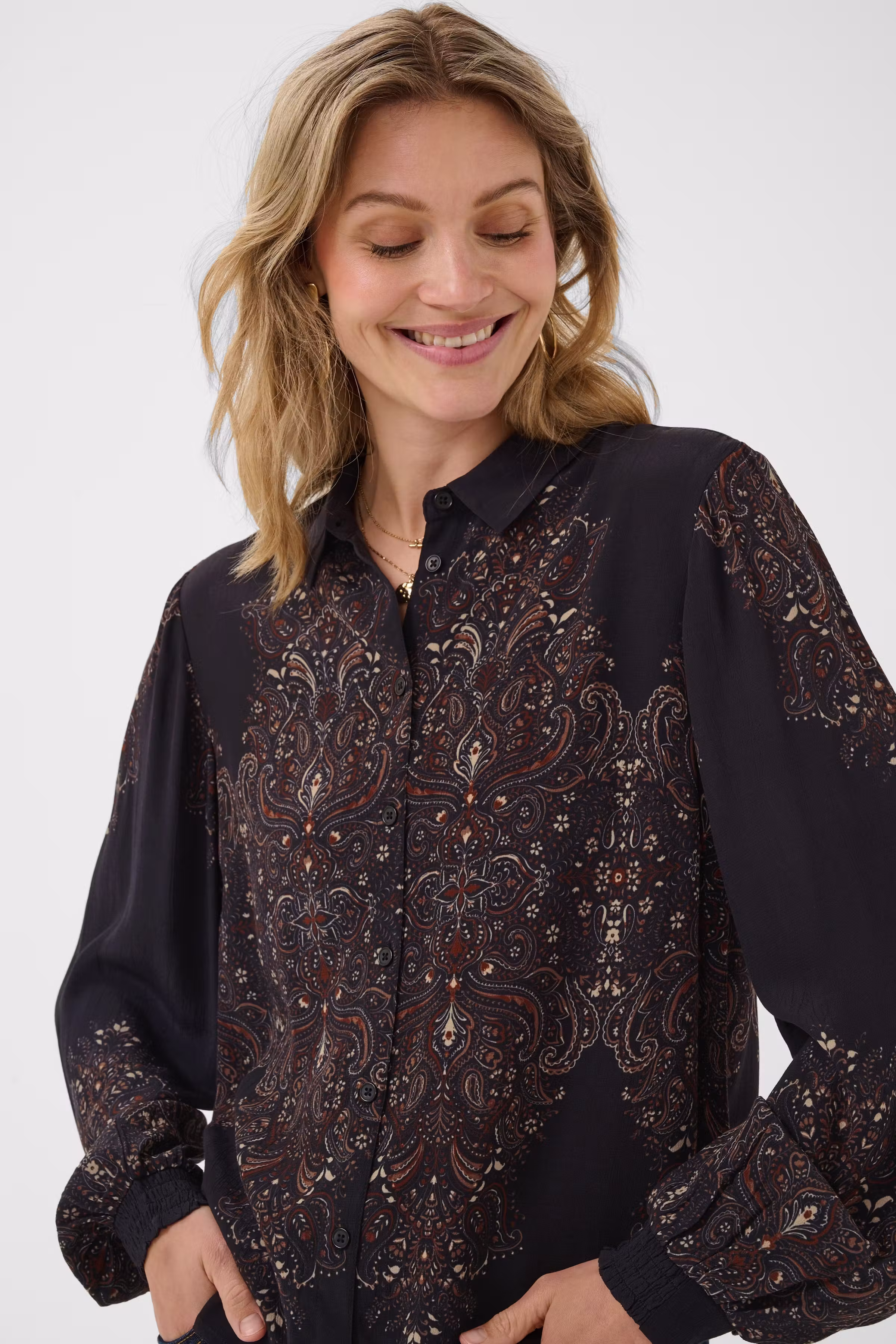 CRJosia Blouse LOOKBOOK DETAIL 10615344-1000268