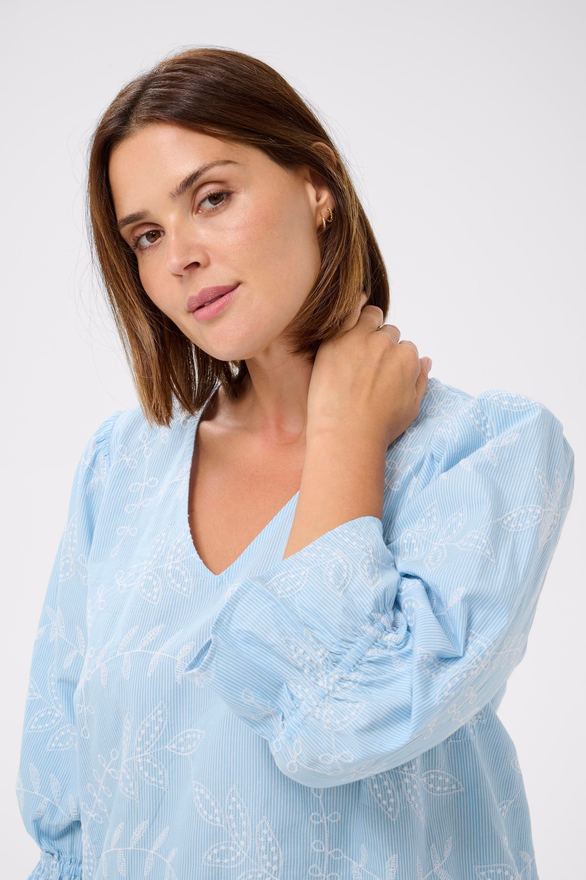 KCcarlee Blouse LOOKBOOK DETAIL 10584031-109007