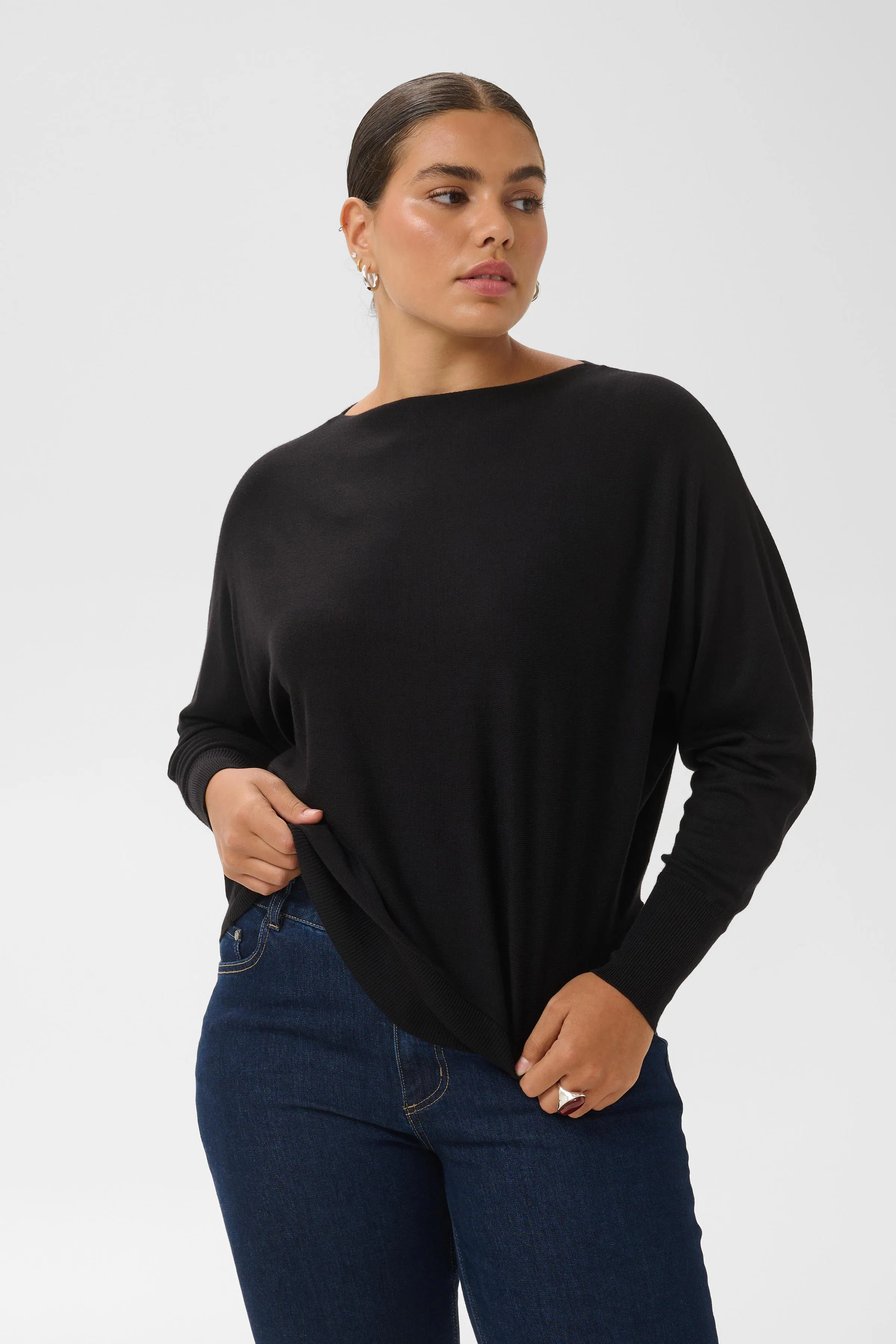 KClizzy Pullover LOOKBOOK FRONT 10584592-100121