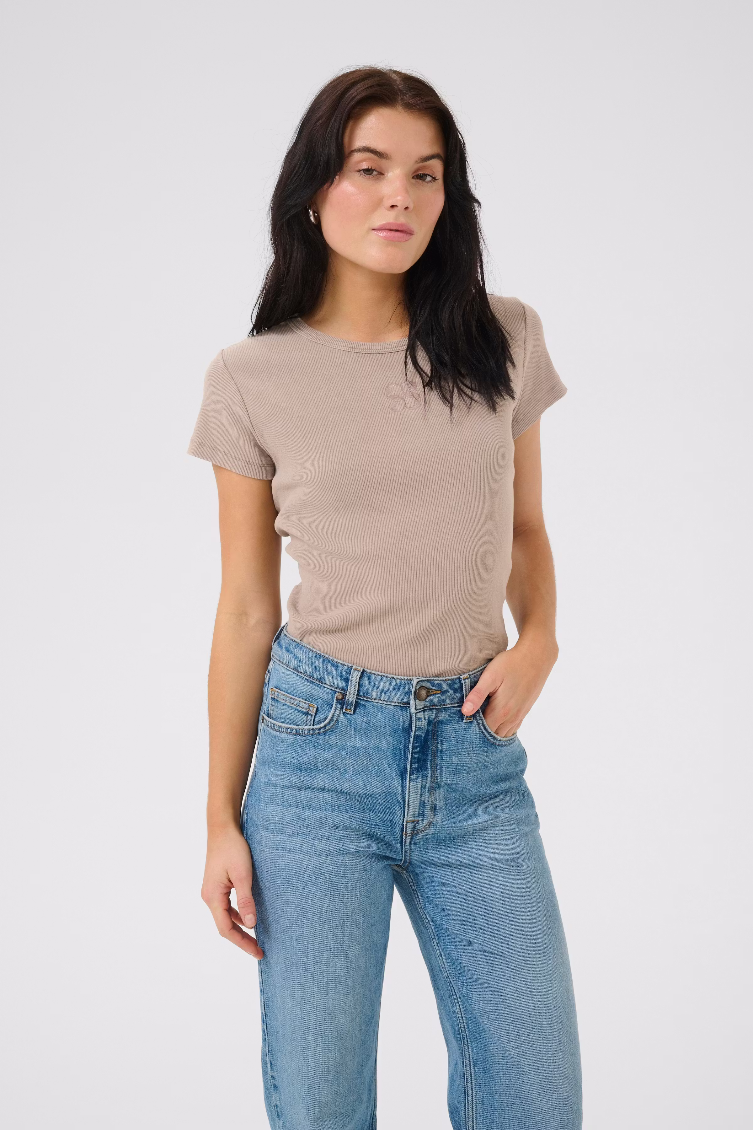 09 THE MANDY TEE LOOKBOOK FRONT 10704859-107783