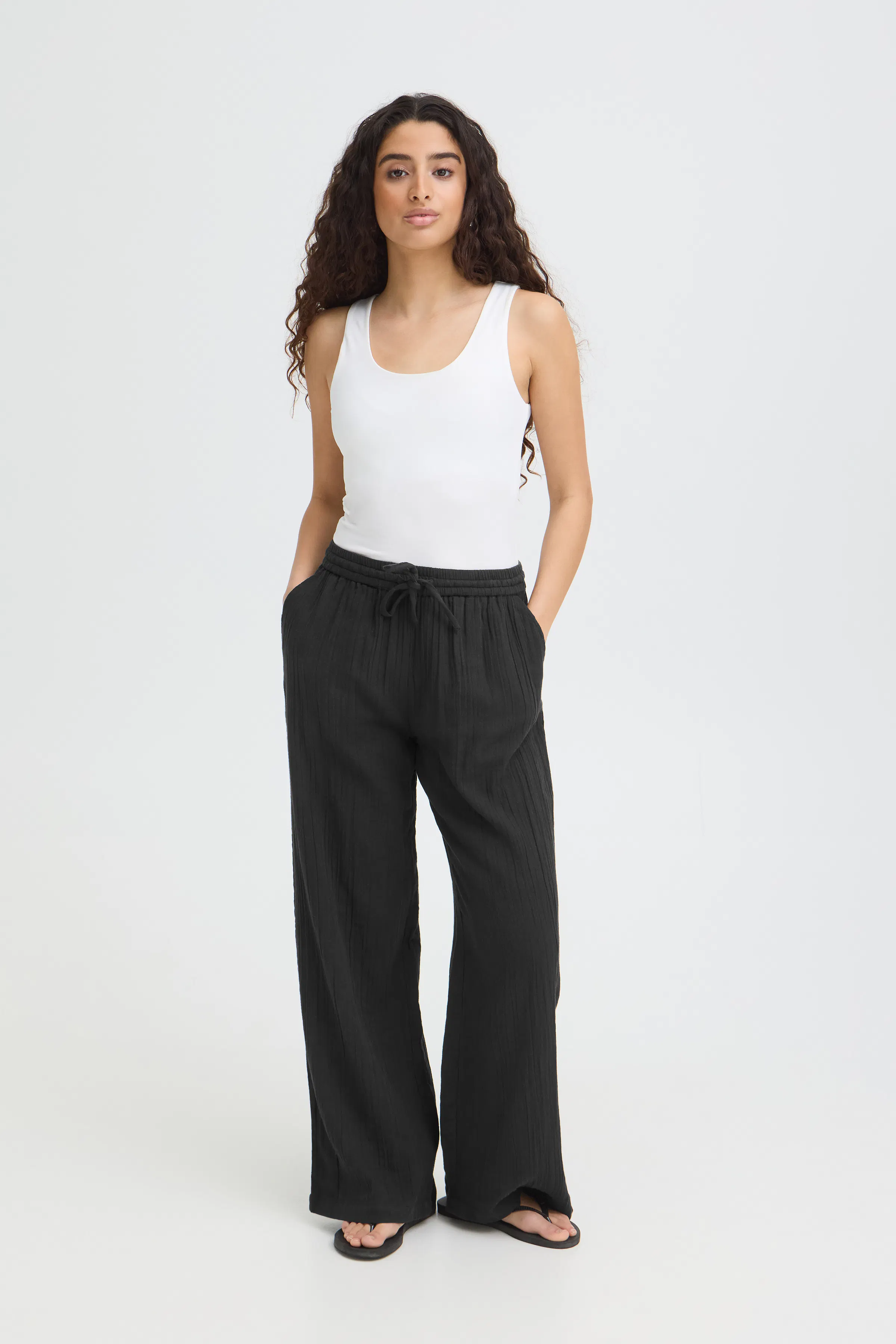 IAFOXA Bukser LOOKBOOK FRONT 20121644-194008