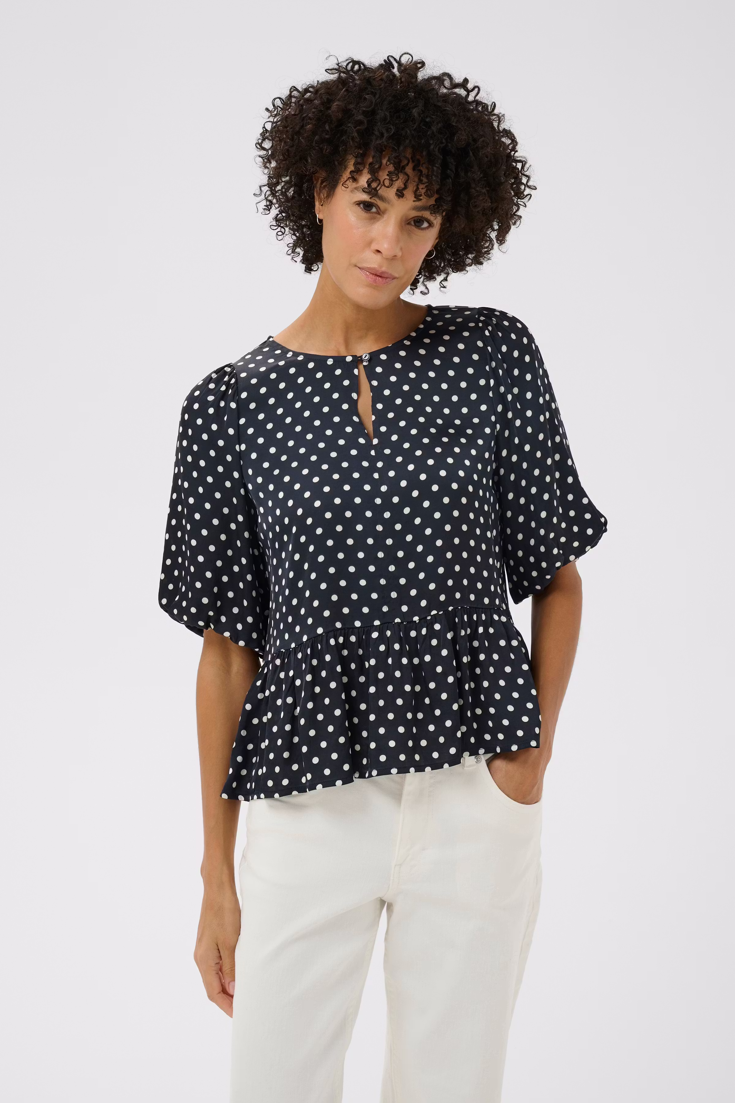 AzeliaPW Blouse LOOKBOOK FRONT 30310421-305183