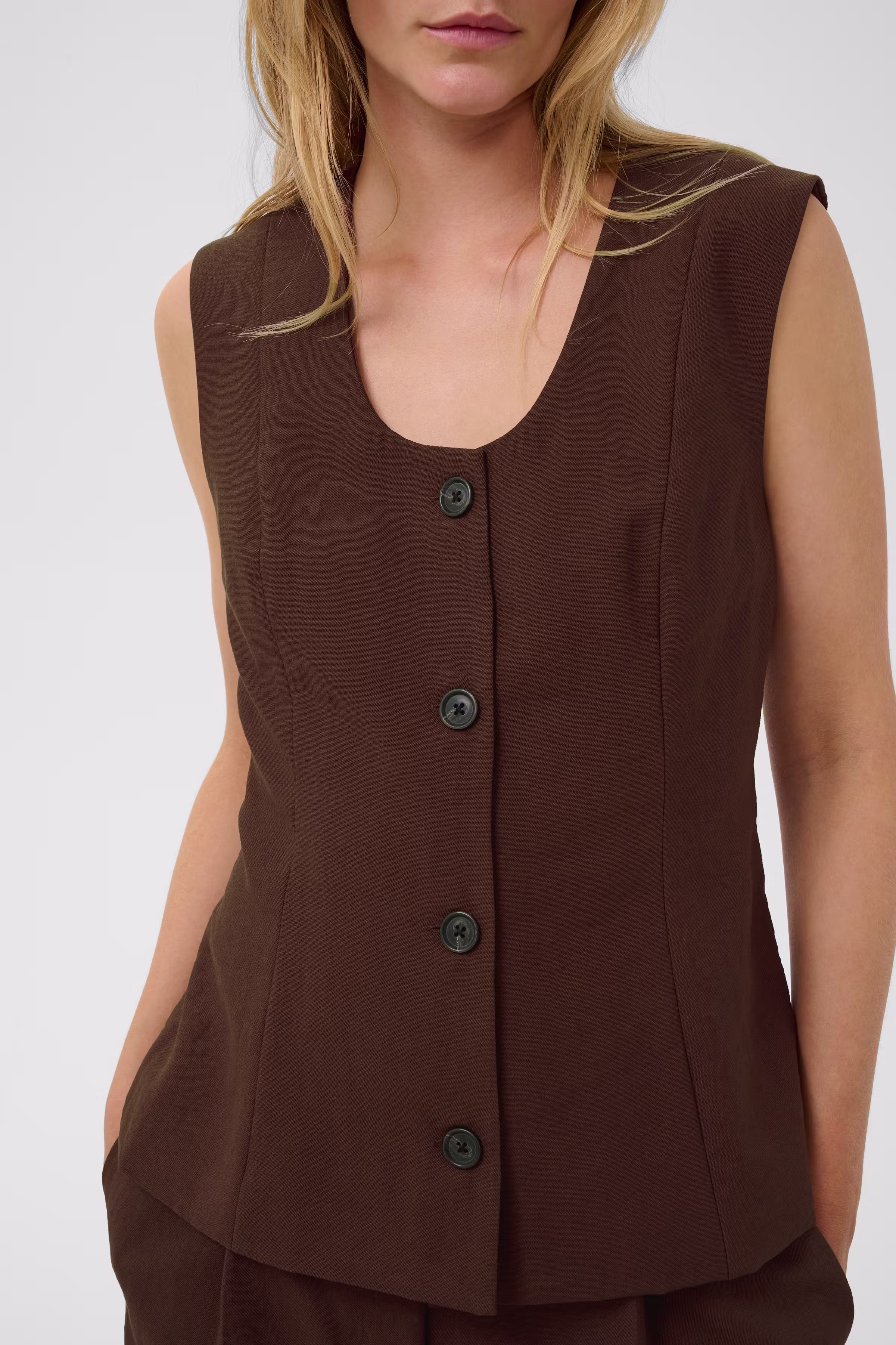 SLSemiki Vest LOOKBOOK DETAIL 30409367-191322