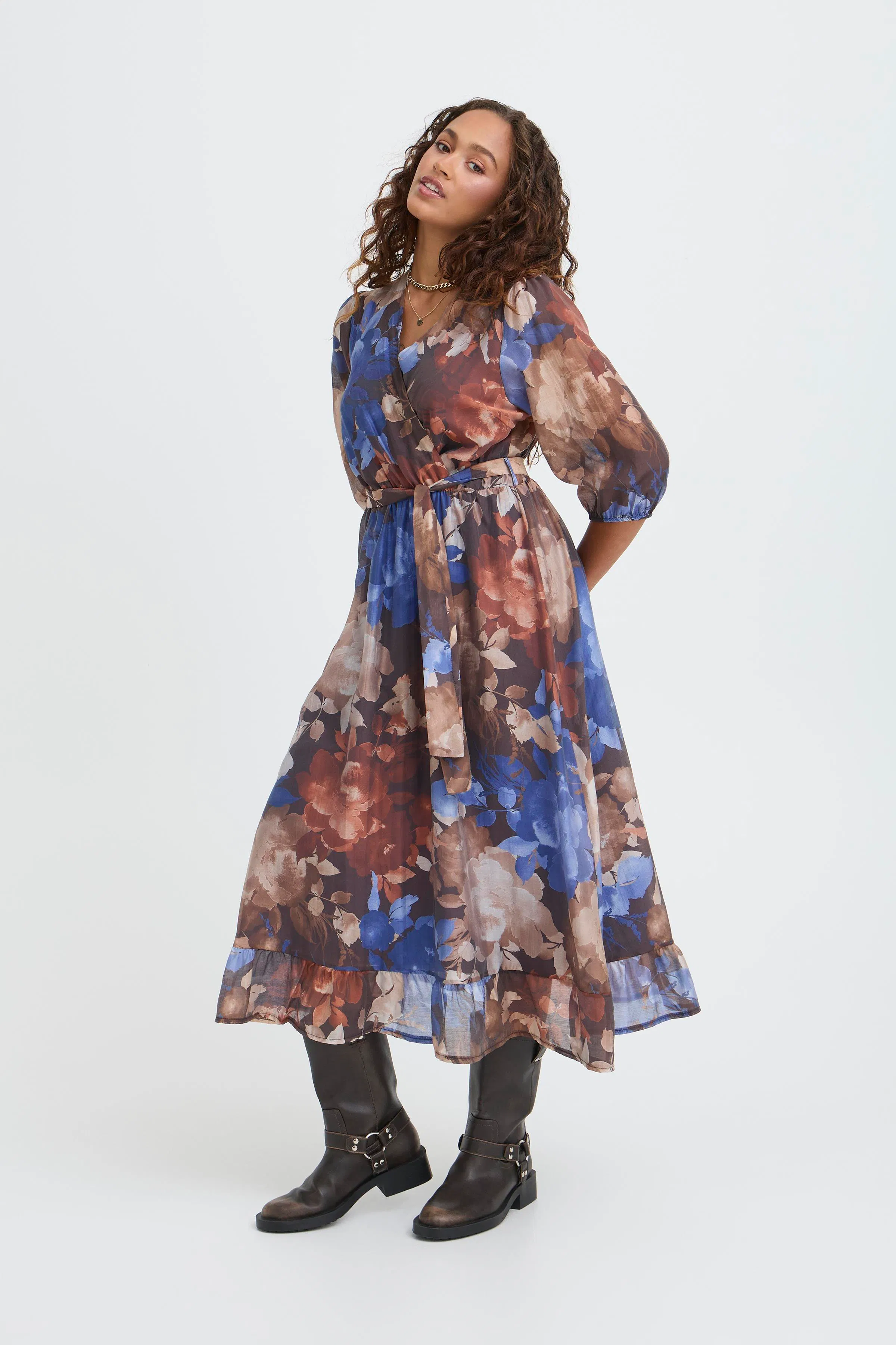 SBLEYIA Kjole LOOKBOOK FRONT 22101080-191109