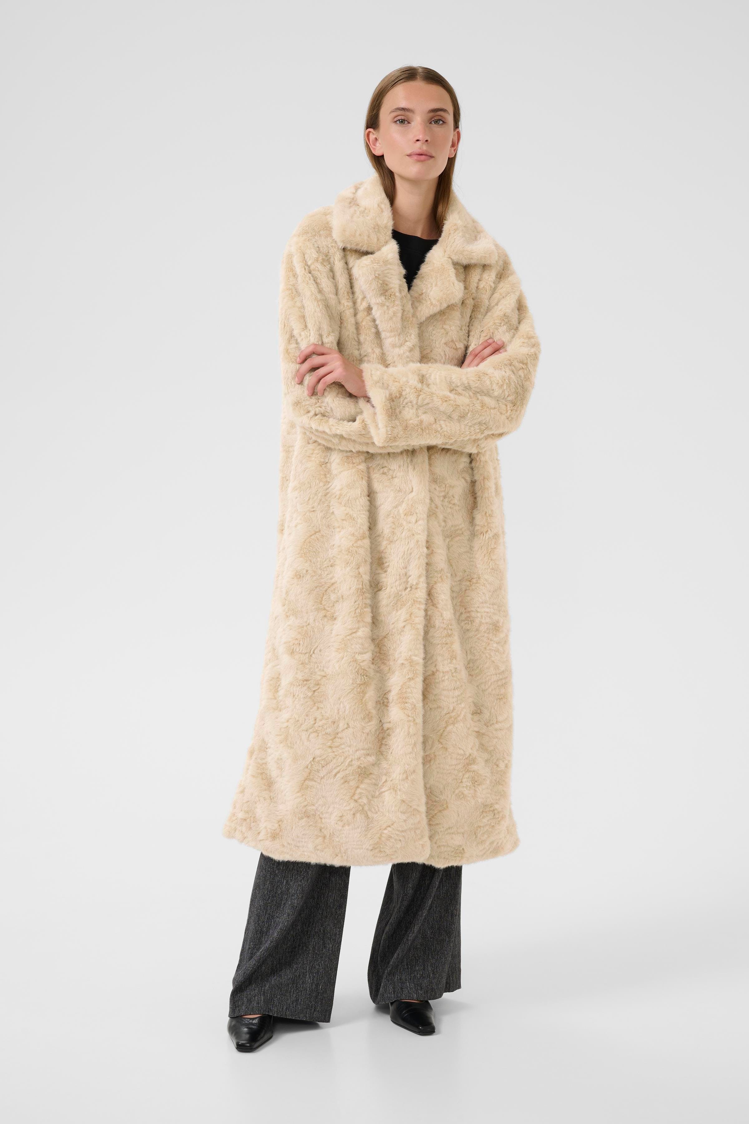 KBBolinda Faux fur mantel LOOKBOOK FRONT 10105667-110103