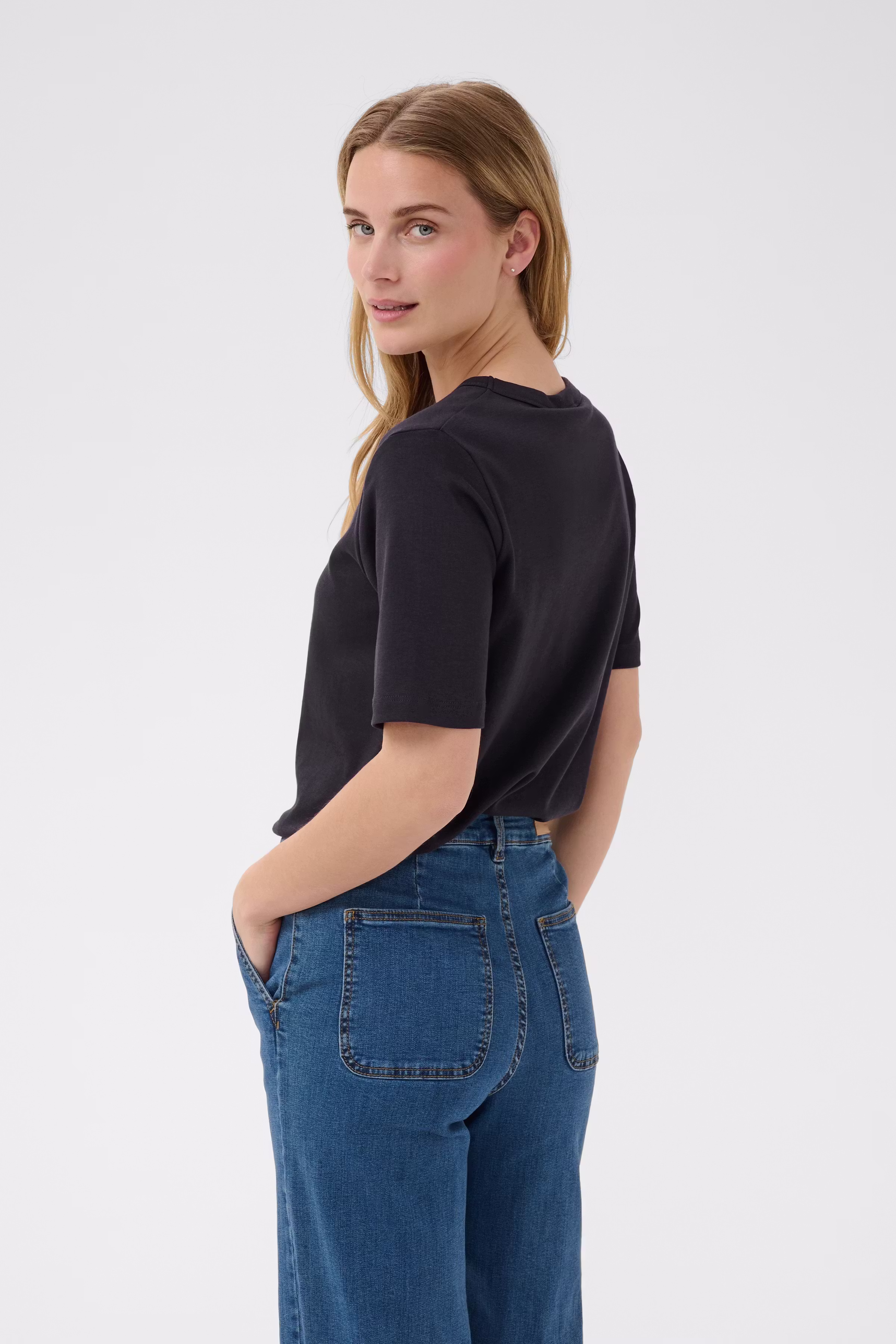 RatanaPW T-shirt LOOKBOOK BACK 30309870-194013