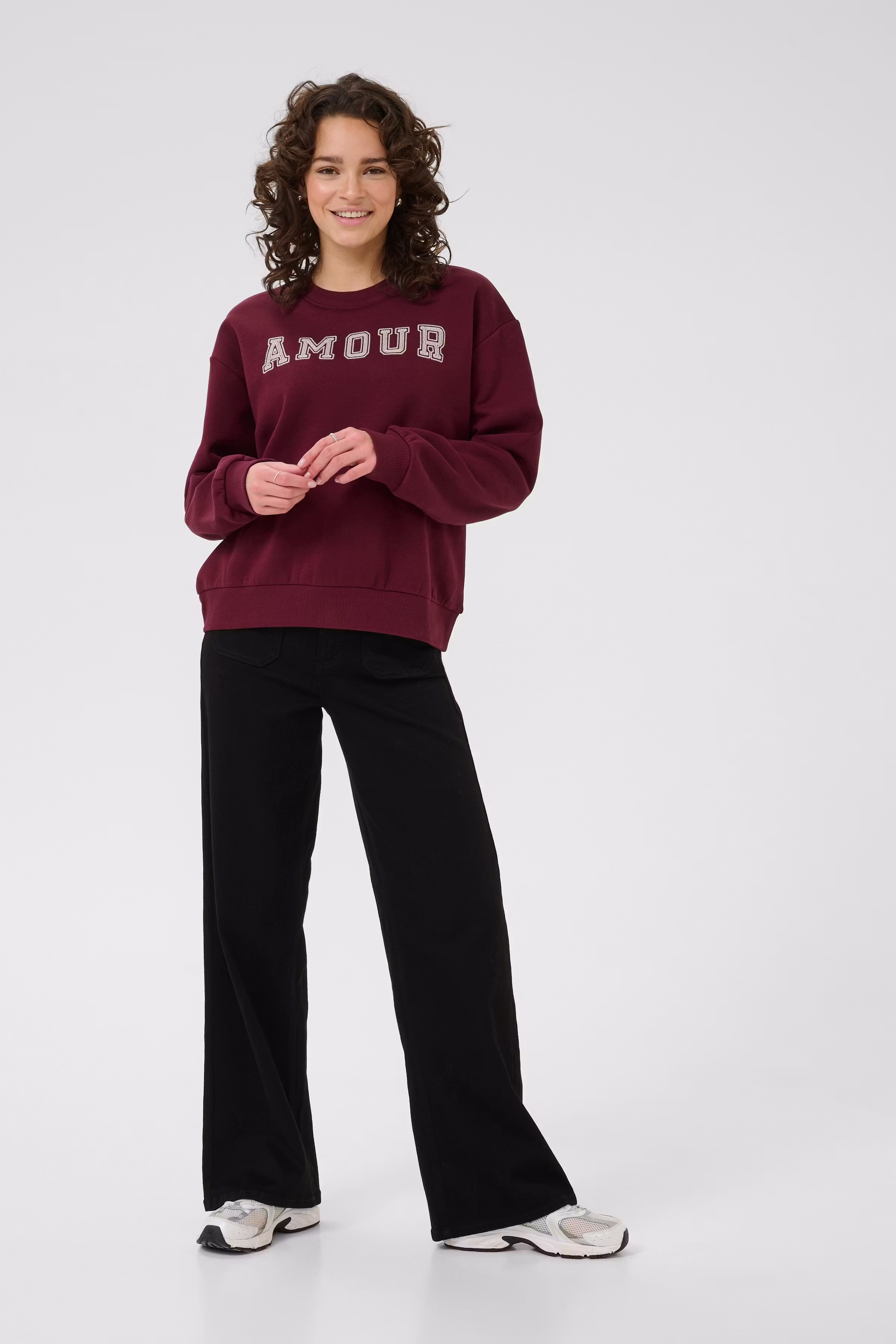 KAelenora Sweatshirt LOOKBOOK FRONT 10510672-108314