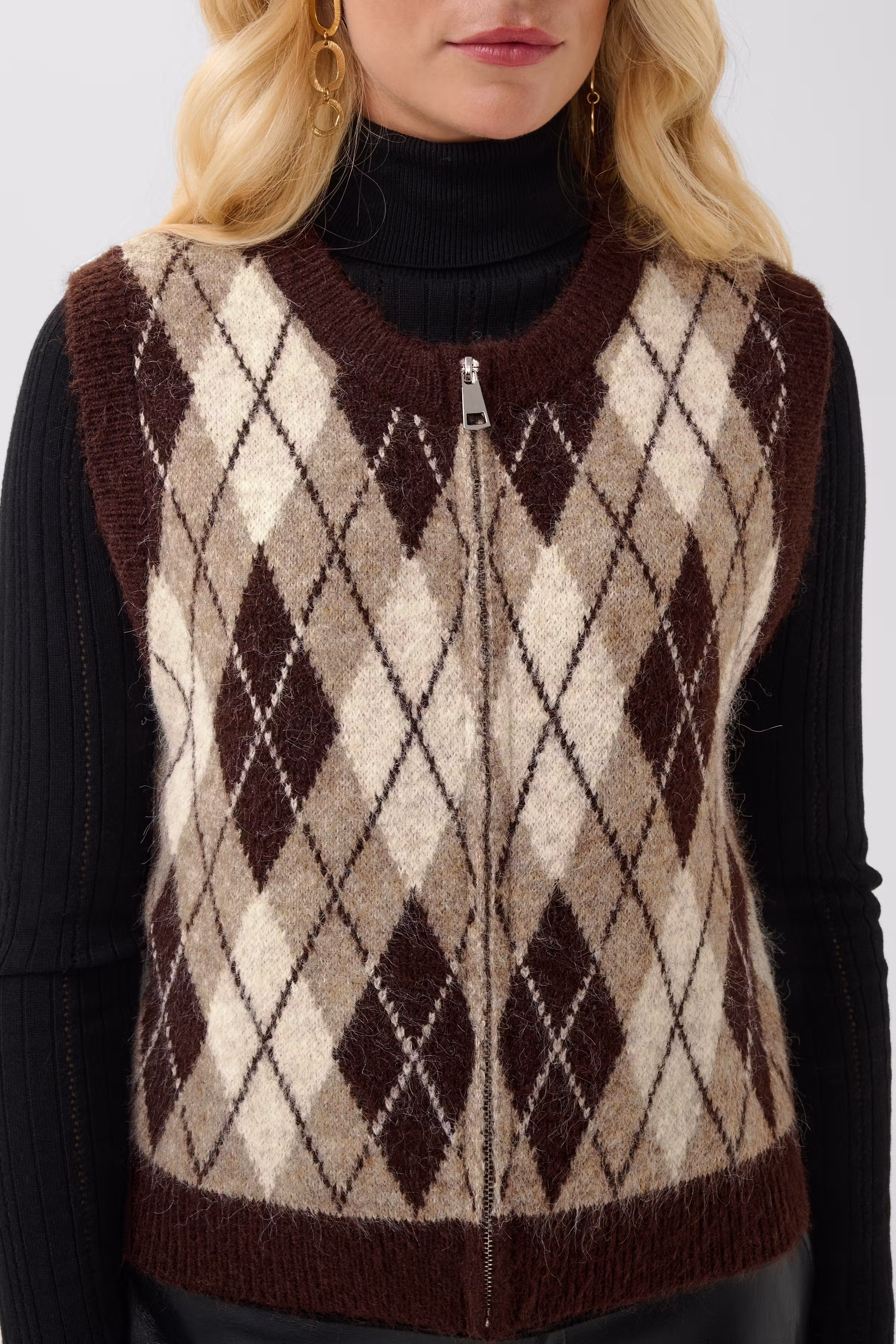 CRMirea Weste LOOKBOOK DETAIL 10615666-1000520