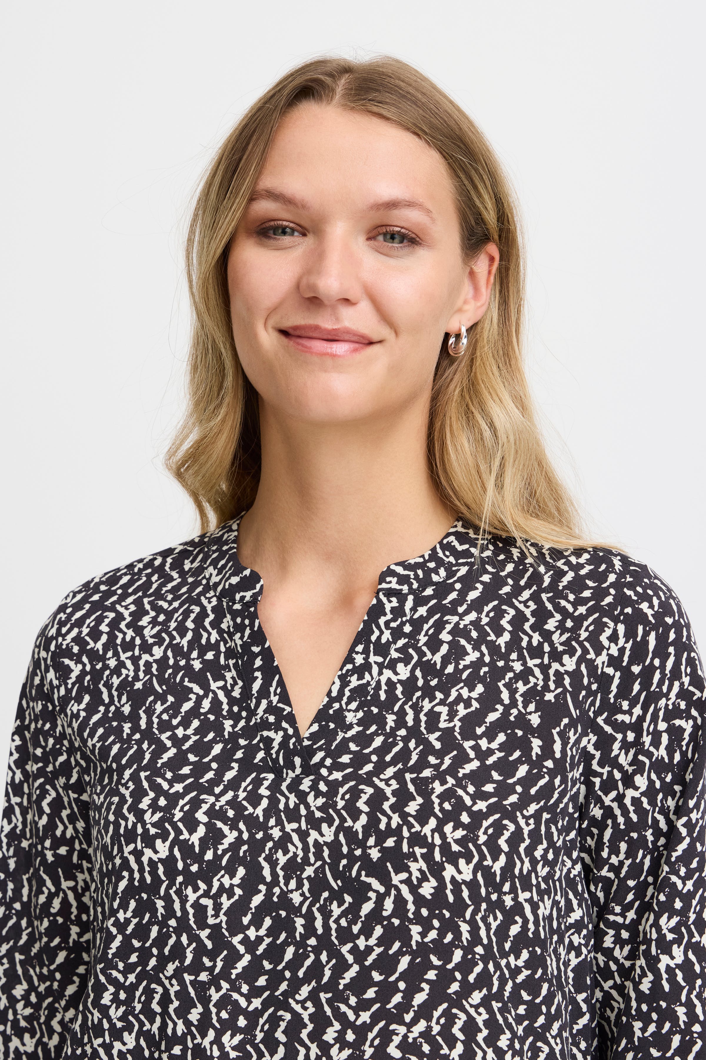 FRFLOWY Blouse LOOKBOOK DETAIL 20614106-203380