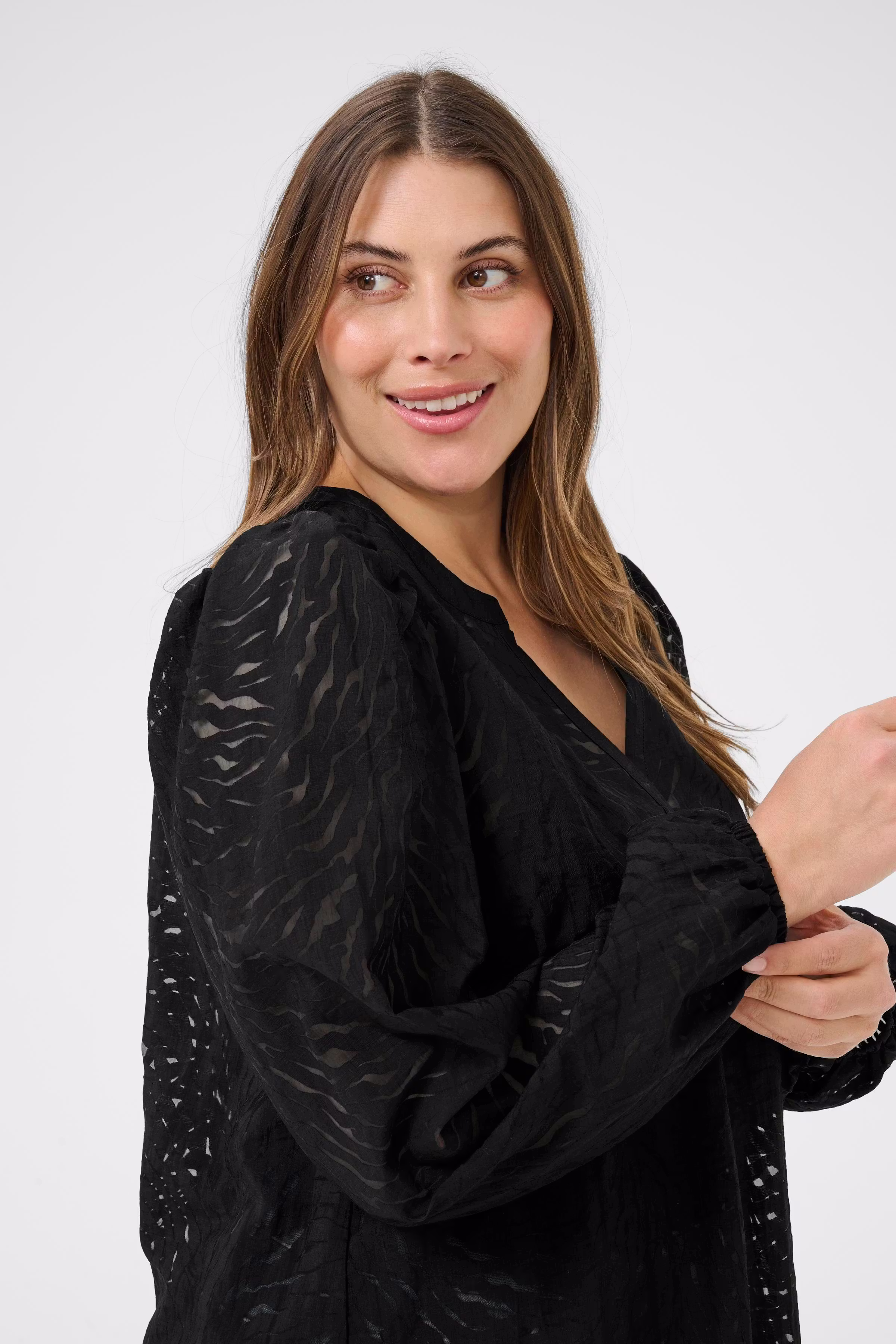 KCvianna Blouse LOOKBOOK DETAIL 10583682-100121