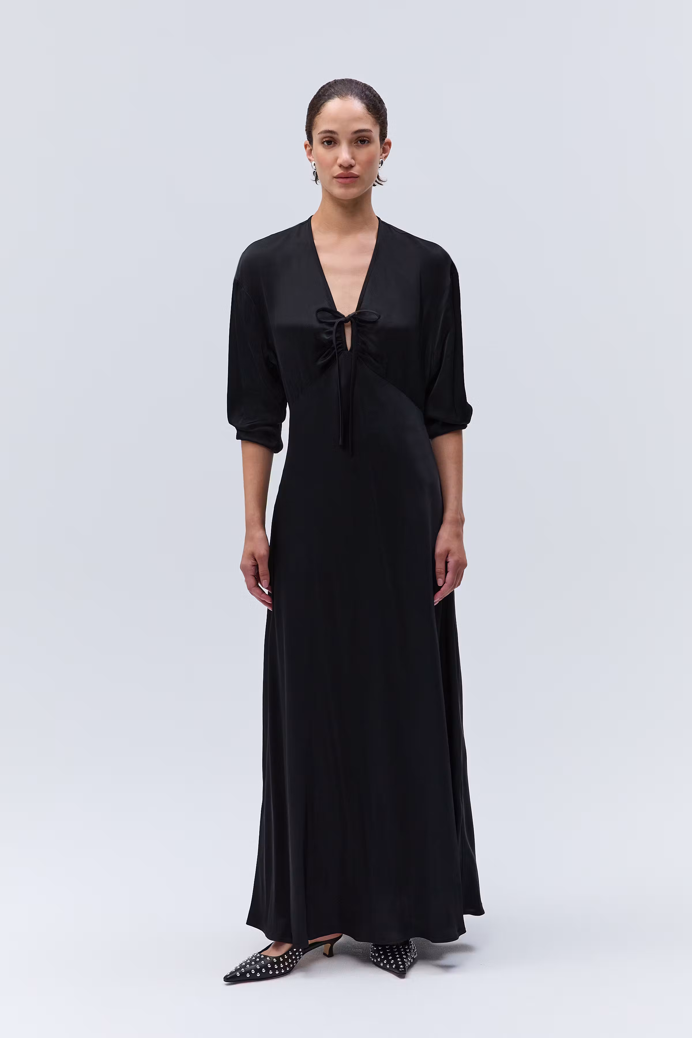IOOlga Dress LOOKBOOK FRONT 30600009-BK999