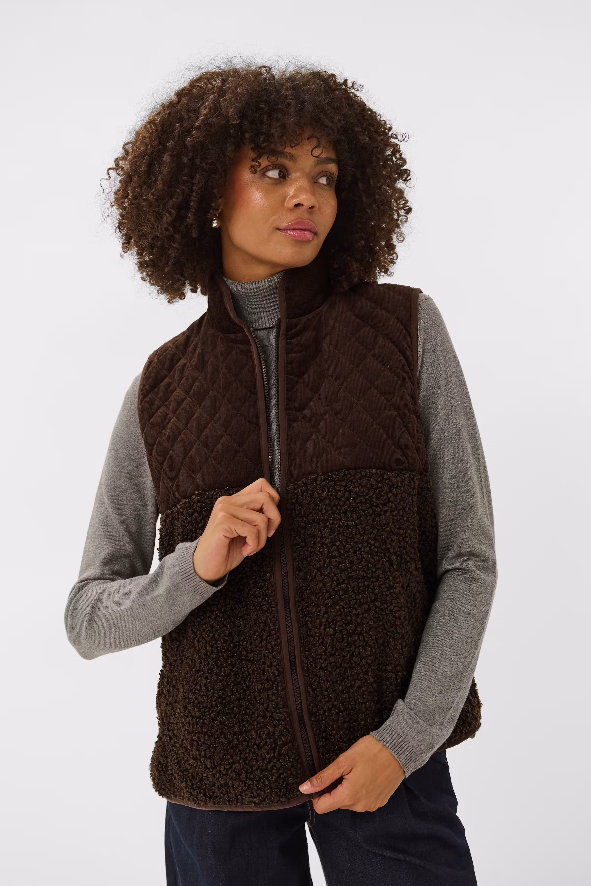 CUlenia Teddy vest LOOKBOOK DETAIL 50113440-190915