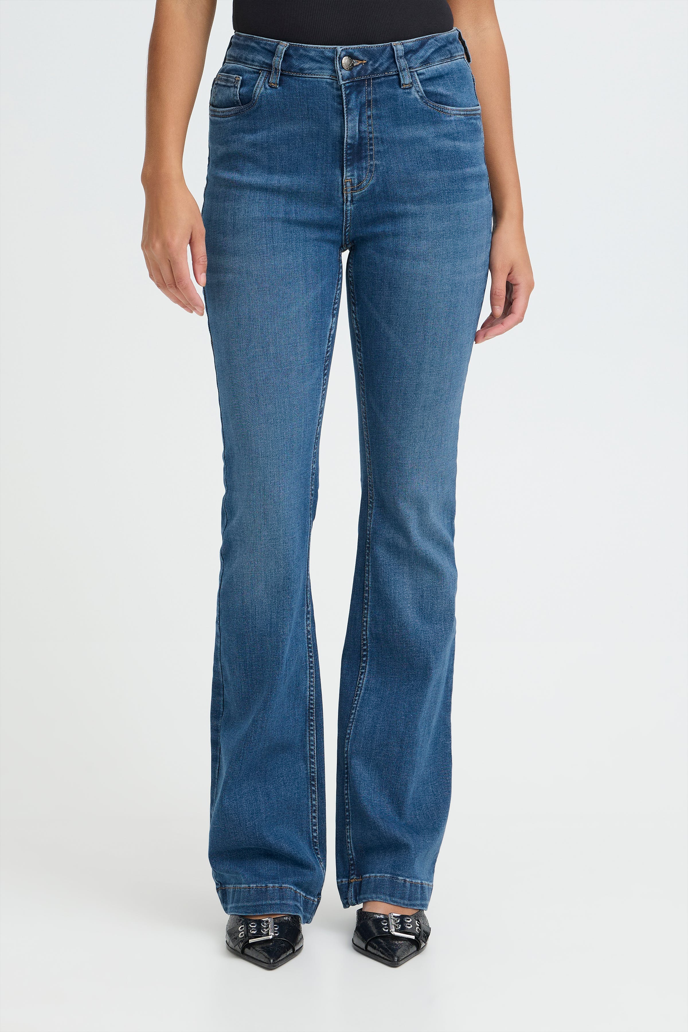 PZBECCA UHW Bootcut Leg LOOKBOOK FRONT 50207285-200005