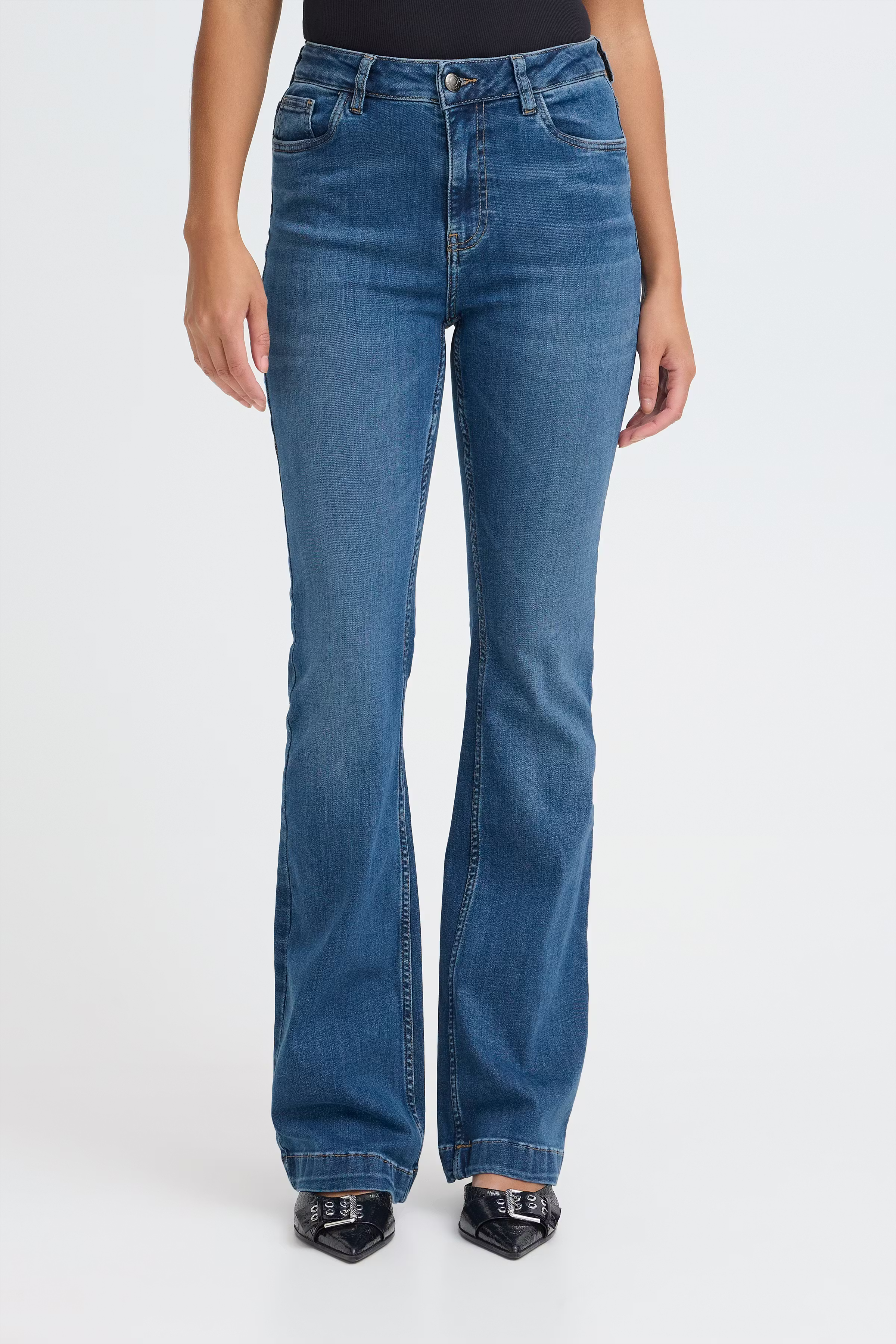 PZBECCA UHW Bootcut Leg LOOKBOOK FRONT 50207285-200005