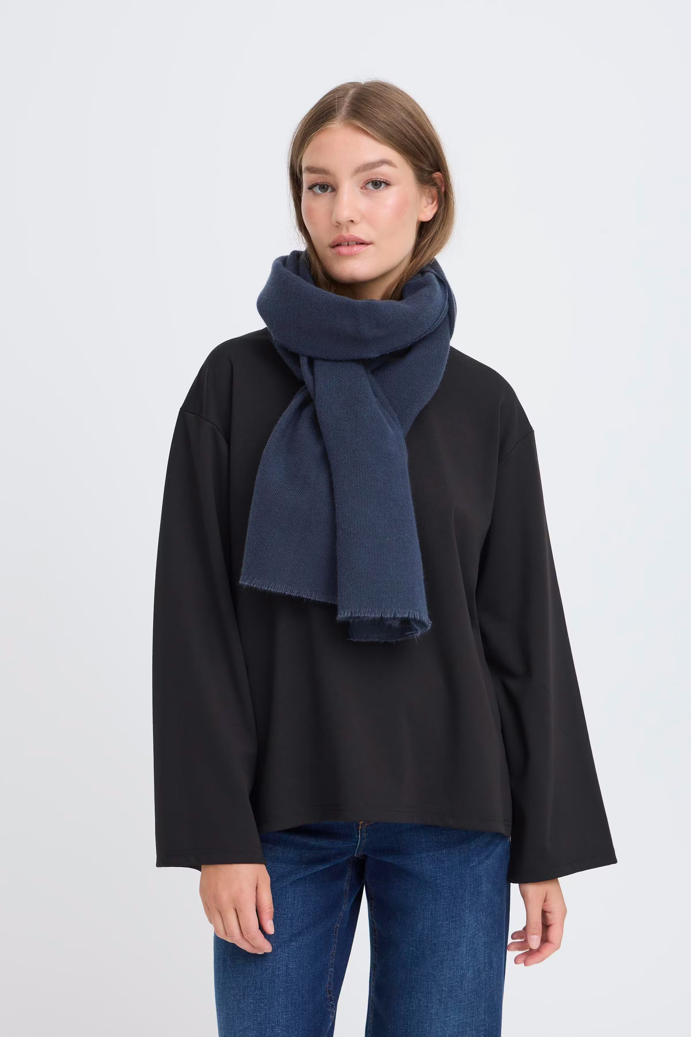 IALANA Skjerf LOOKBOOK FRONT 20124953-193922