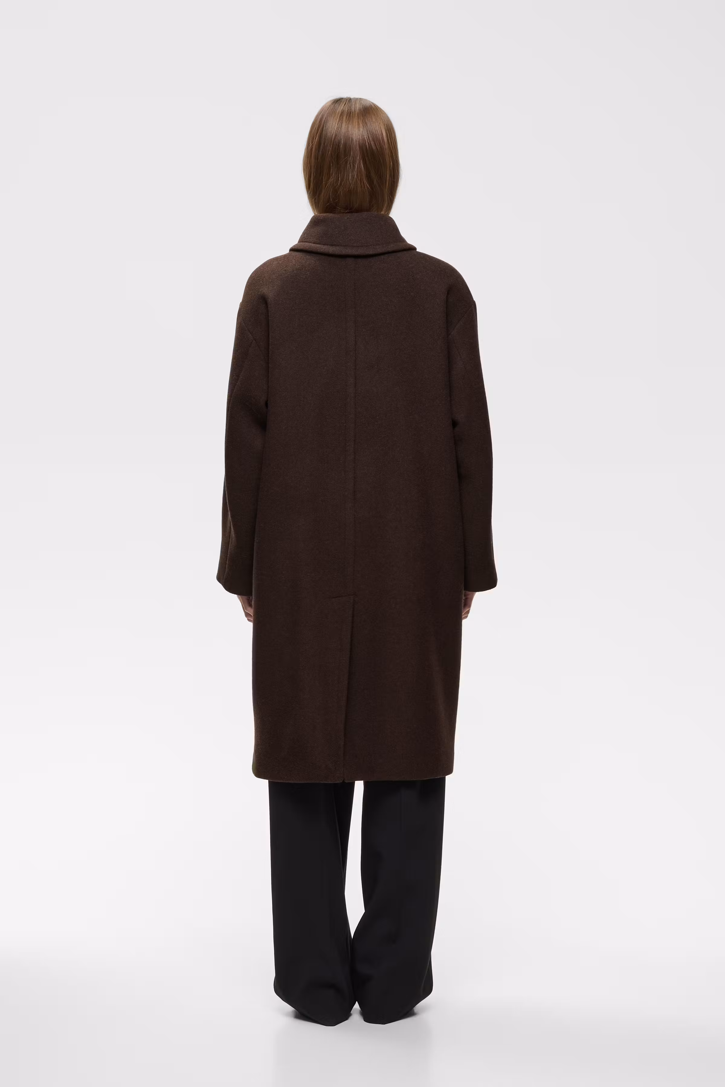 ZORAHIW Coat LOOKBOOK BACK 30112647-191109
