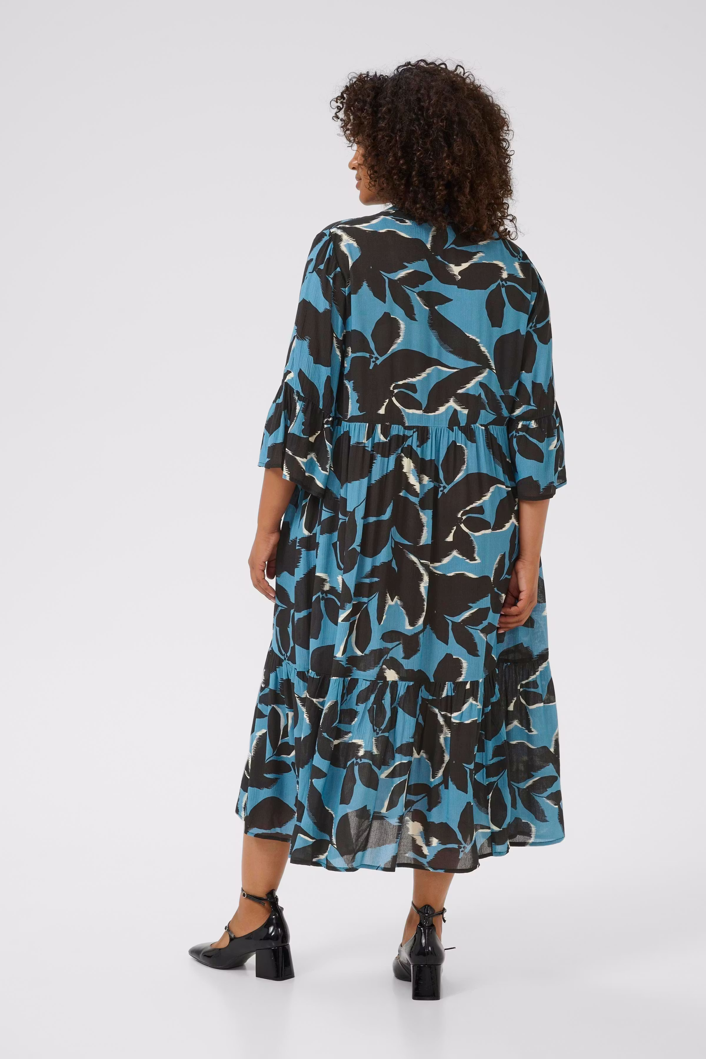 KCkerry Kleid LOOKBOOK BACK 10581828-108389