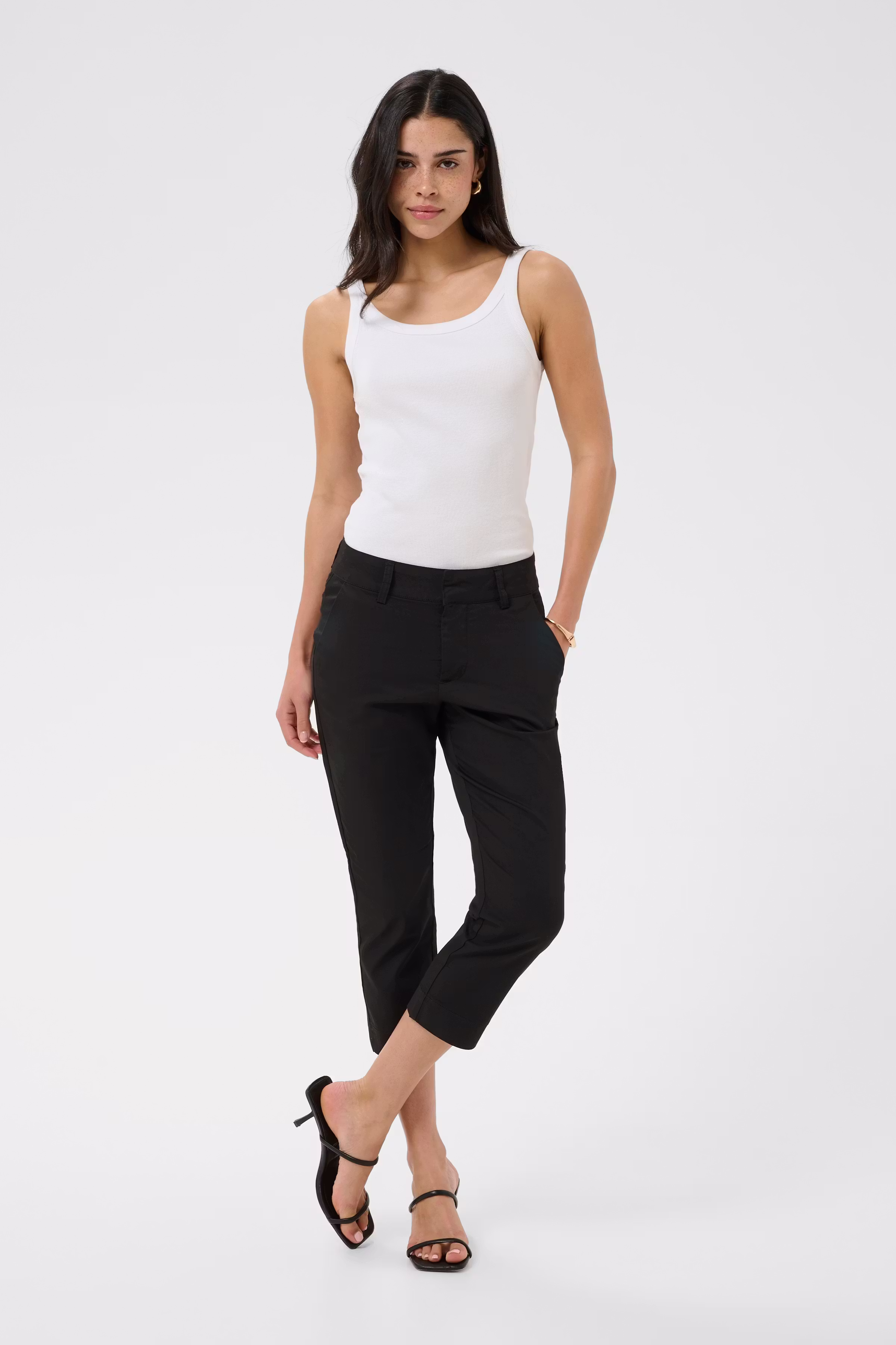 KAlea Capri Hose LOOKBOOK FRONT 10506815-100121