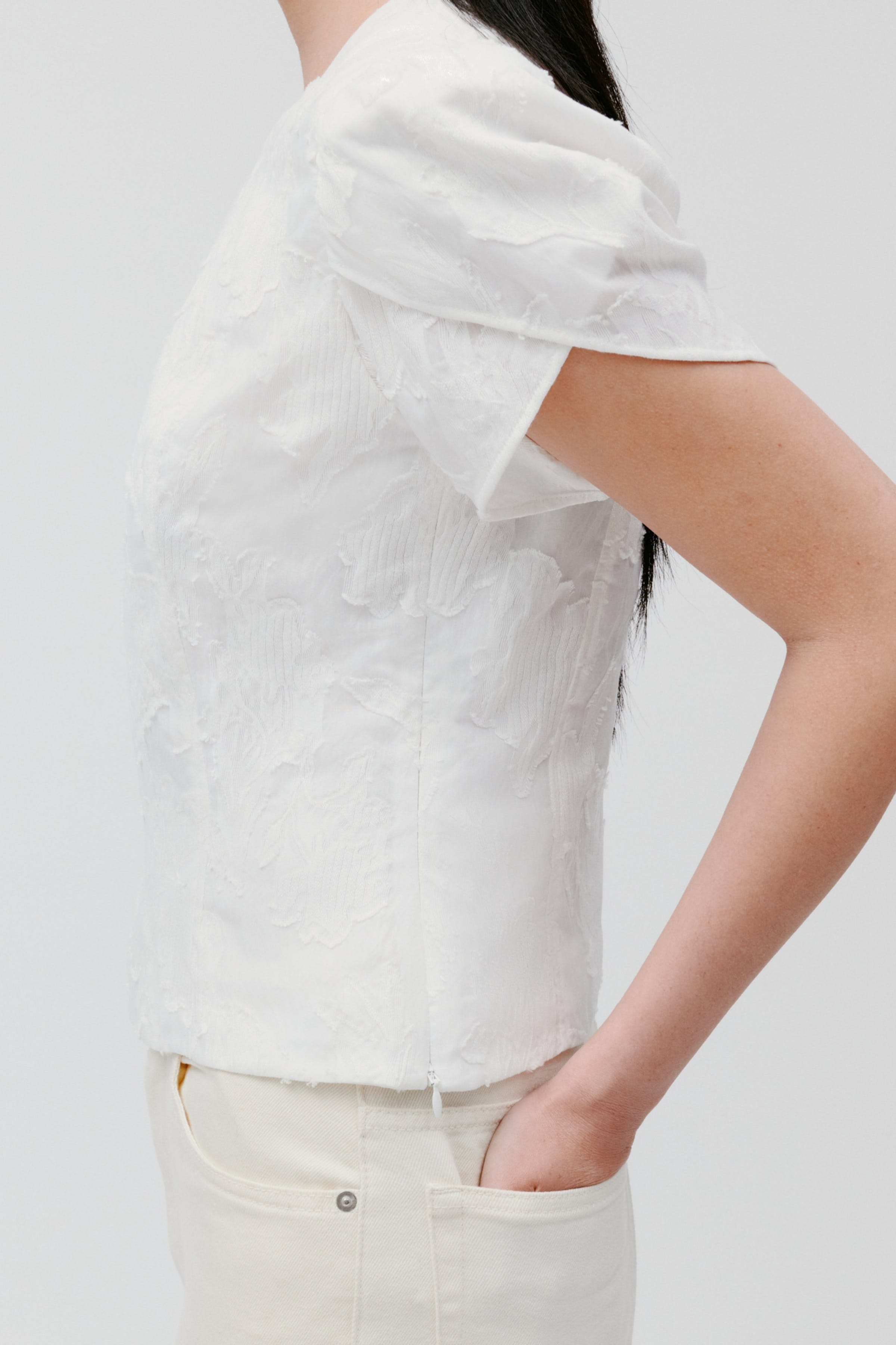 ELODIE Bluse LOOKBOOK DETAIL 30600738-WH010