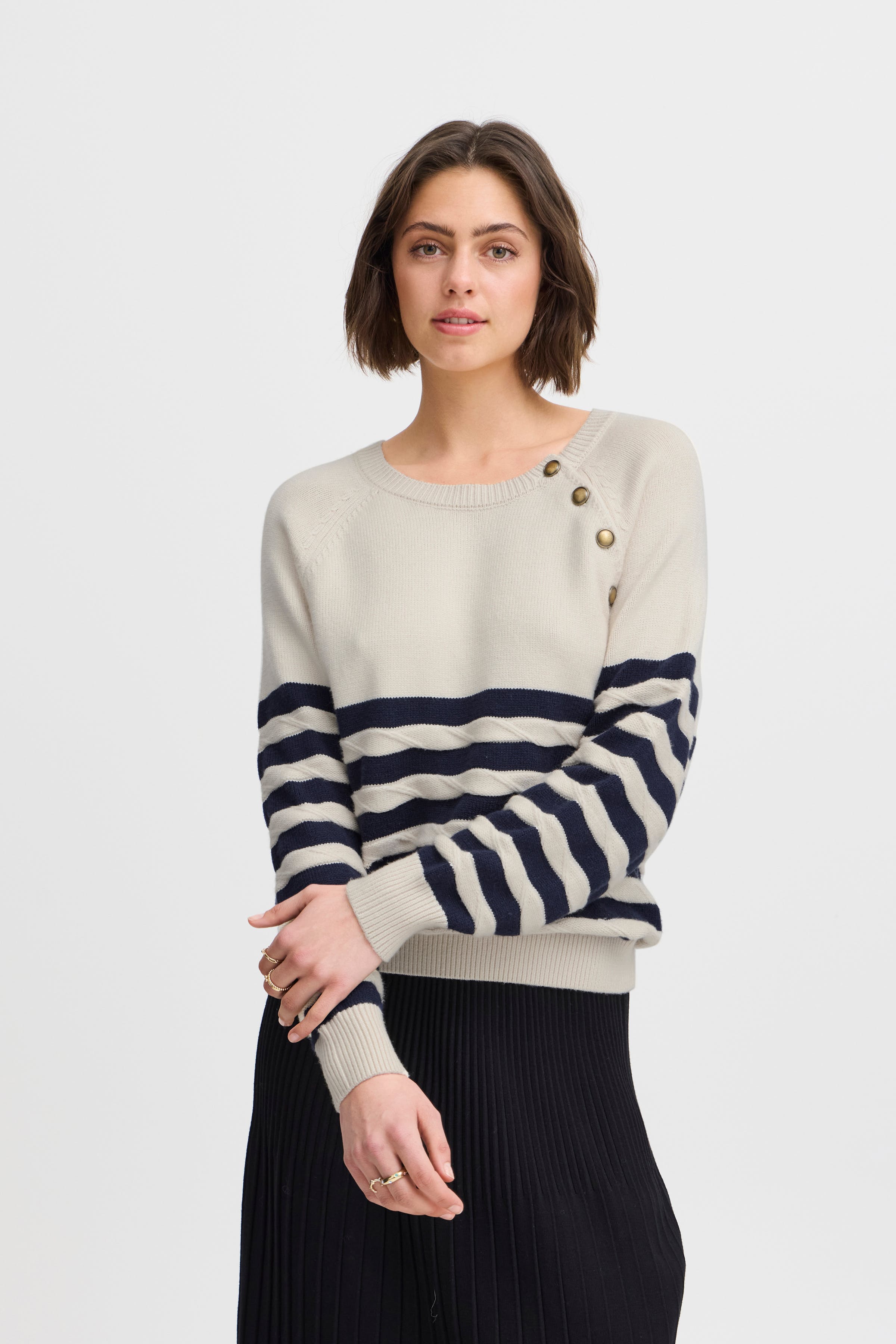 IRMAISE Pullover LOOKBOOK FRONT 20121114-203066