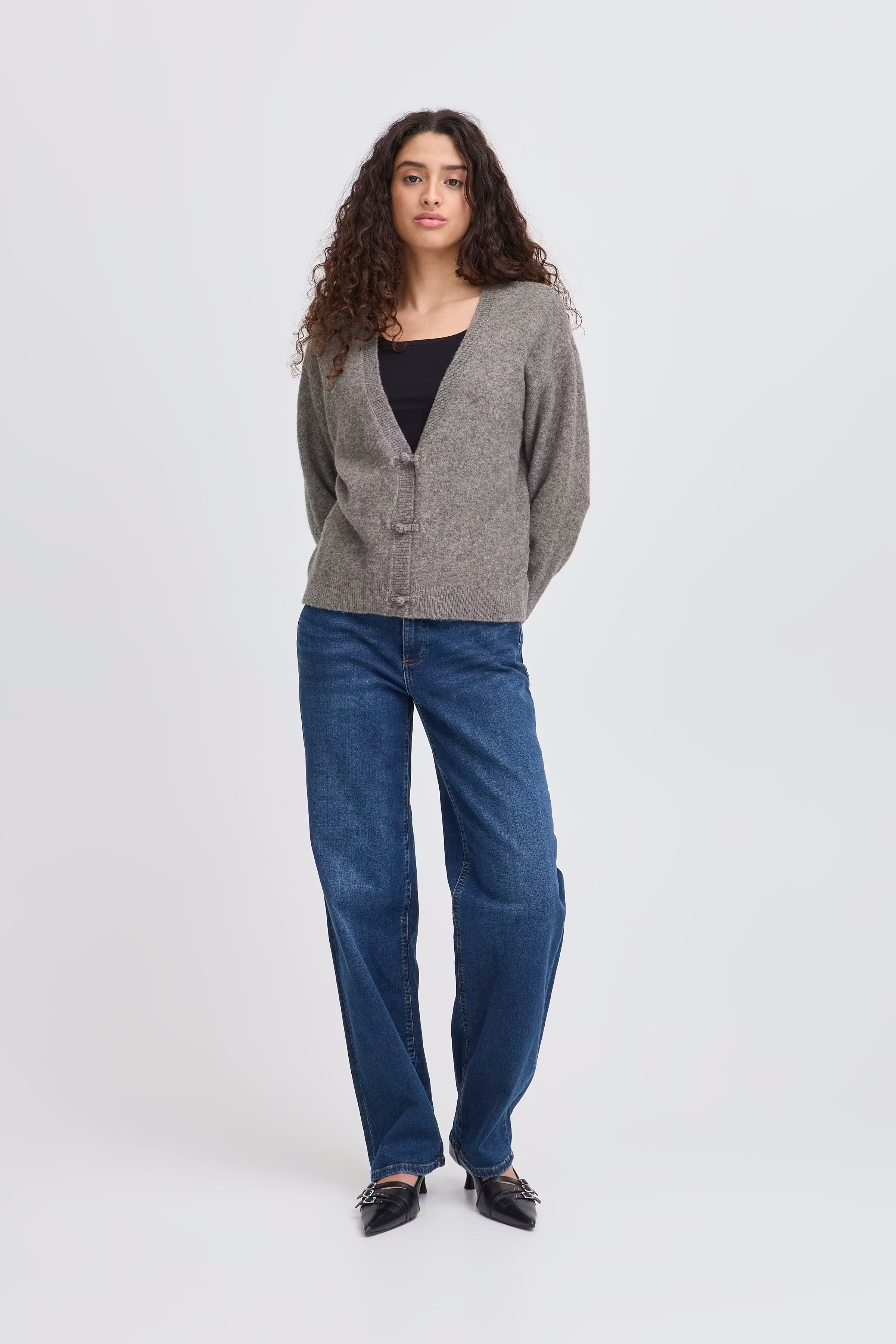 IHDASILA Cardigan LOOKBOOK FRONT 20124215-200319