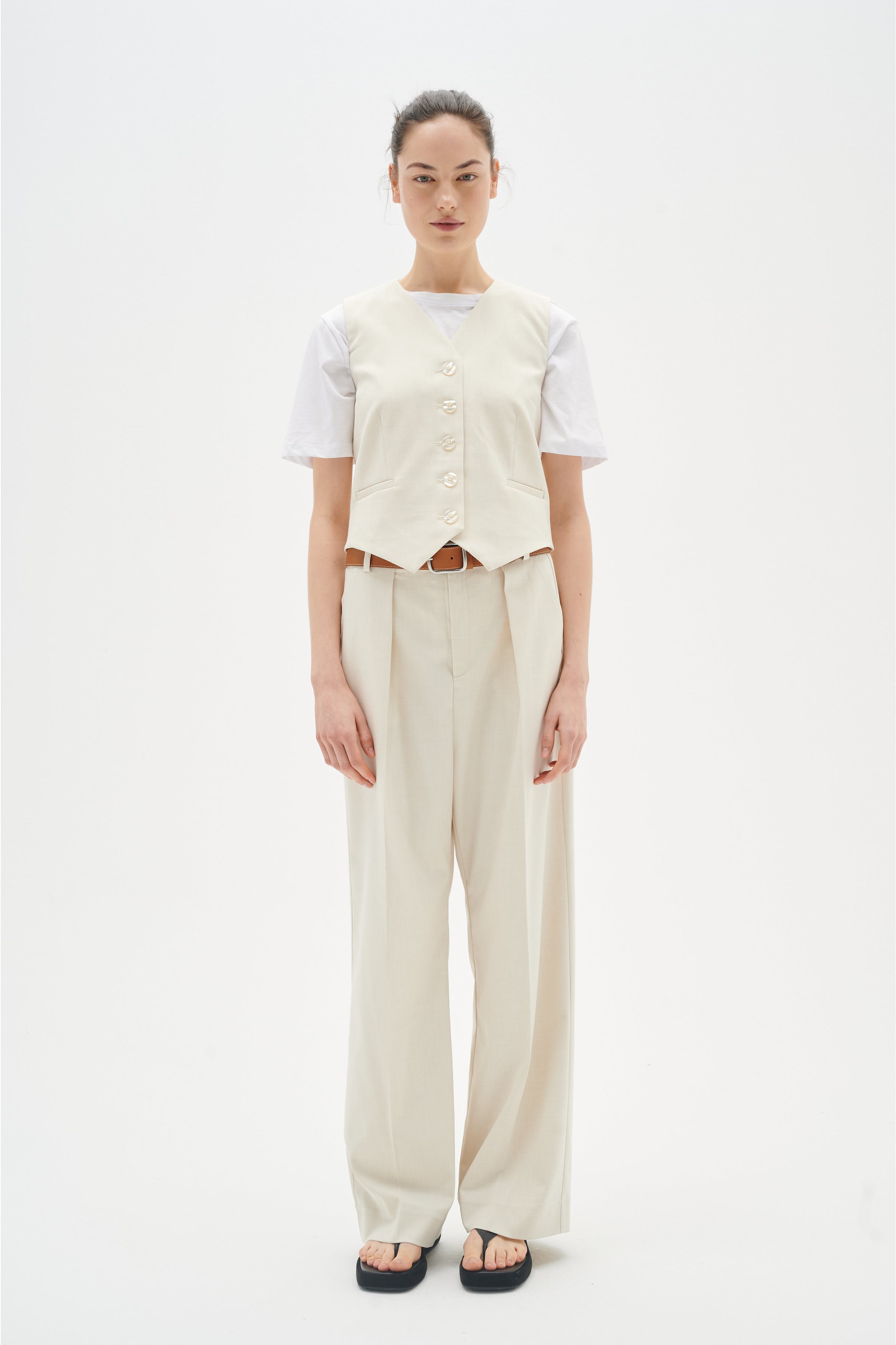 KyrahIW Vest LOOKBOOK FRONT 30108182-1200001