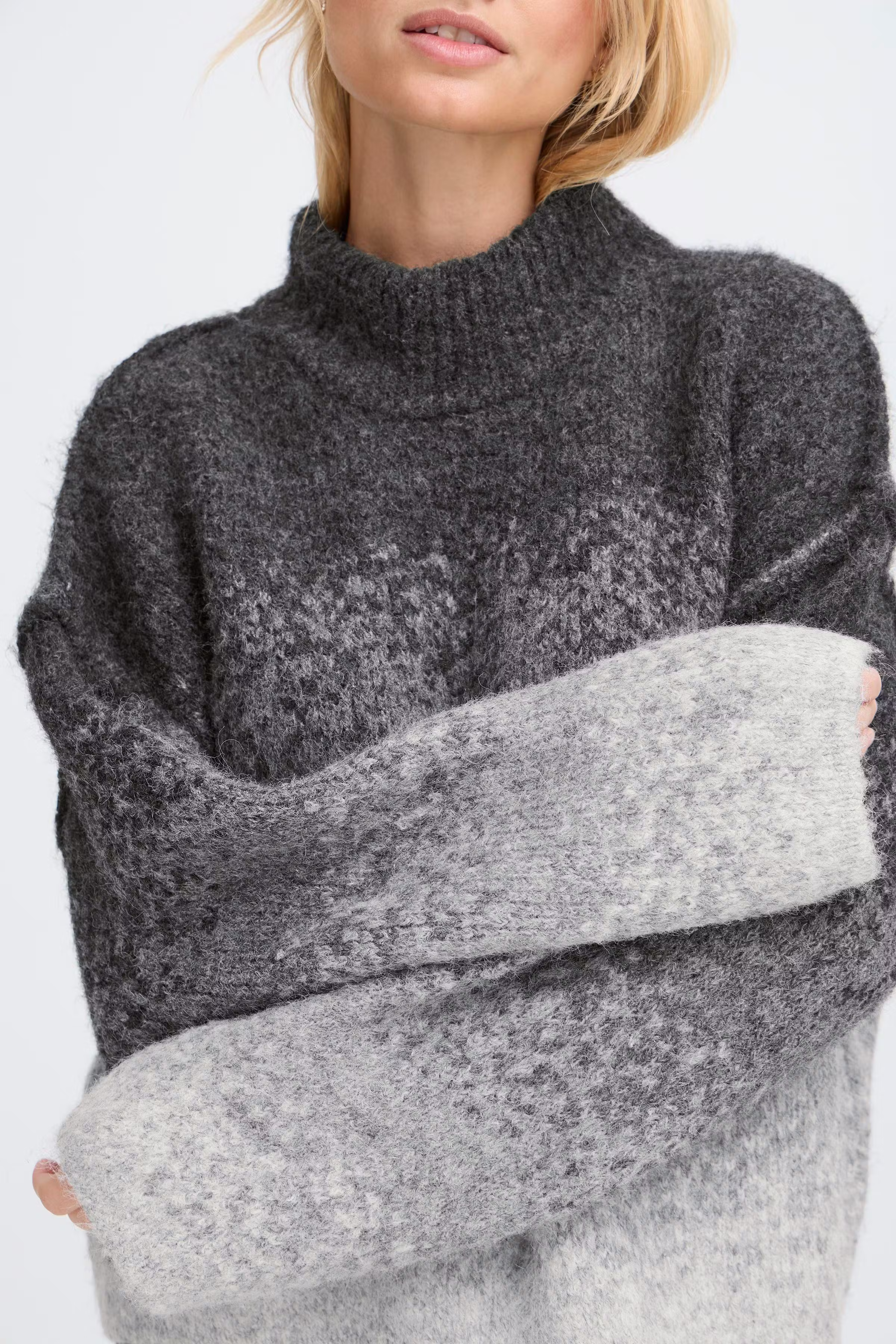 SBTELLA Pullover LOOKBOOK DETAIL 22101075-203619