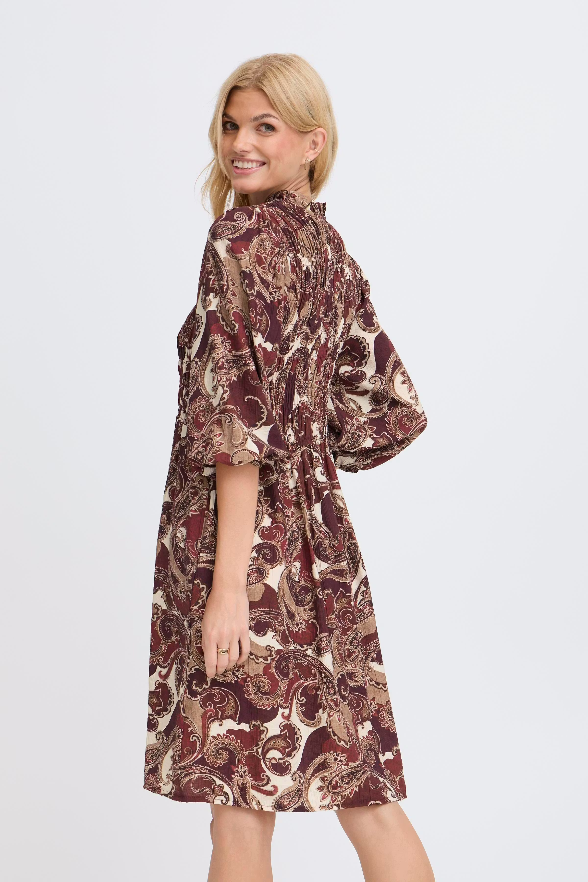 SBGOHAR Kjole LOOKBOOK BACK 22101060-191724