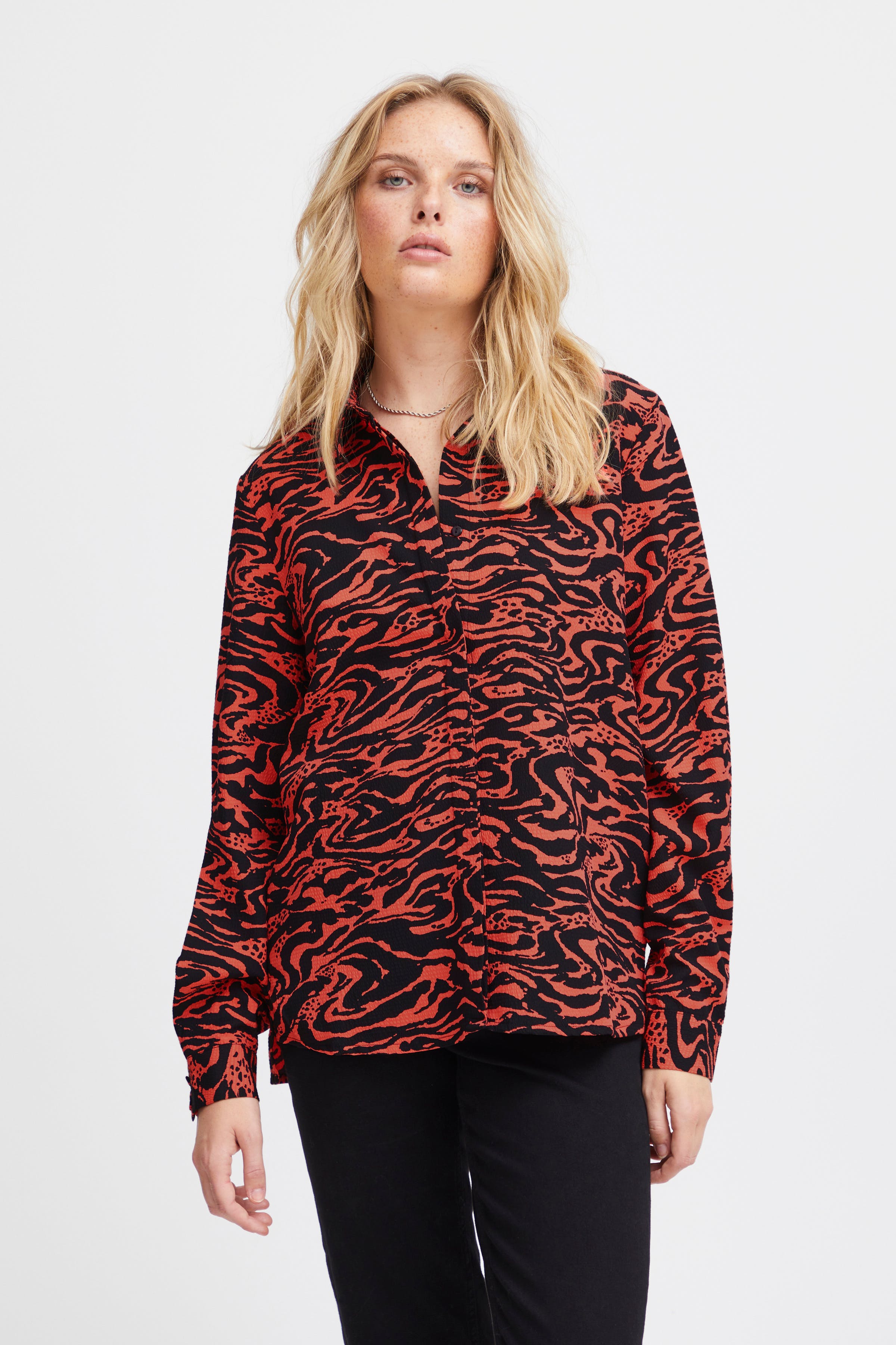 IHFANORA Skjorta LOOKBOOK FRONT 20120425-202701