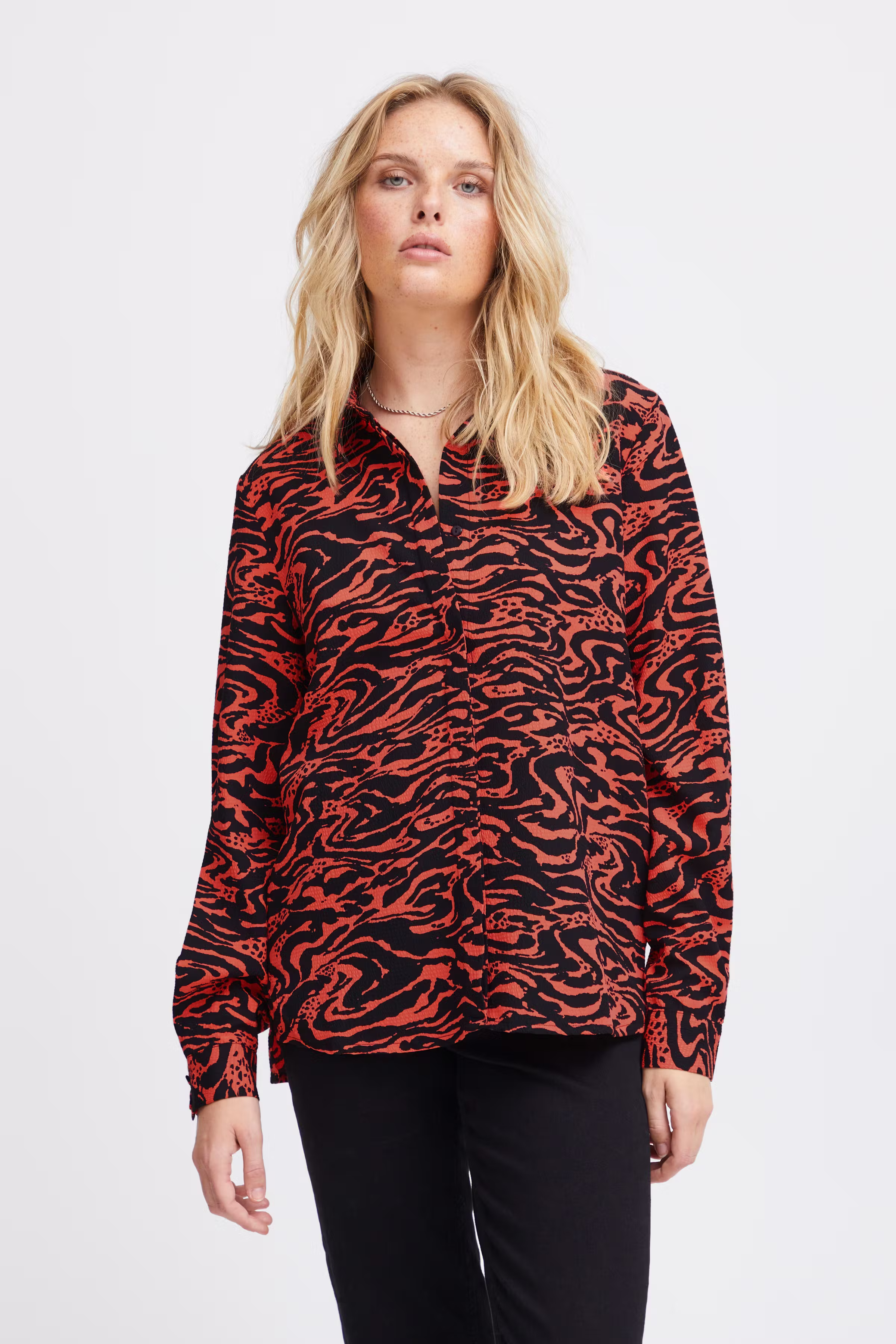 IHFANORA Shirt LOOKBOOK FRONT 20120425-202701