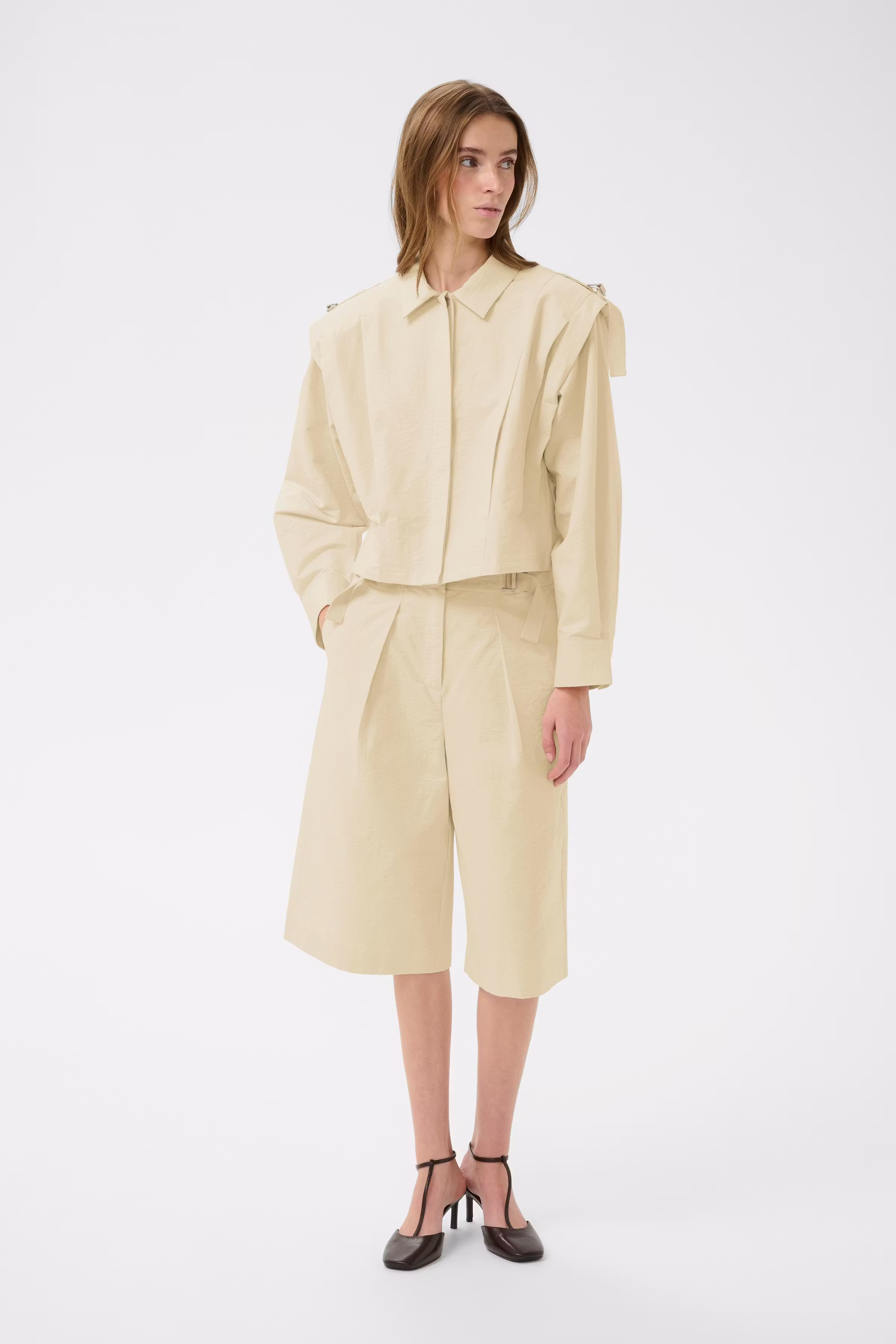 KBFalka Shorts LOOKBOOK FRONT 10105929-110103