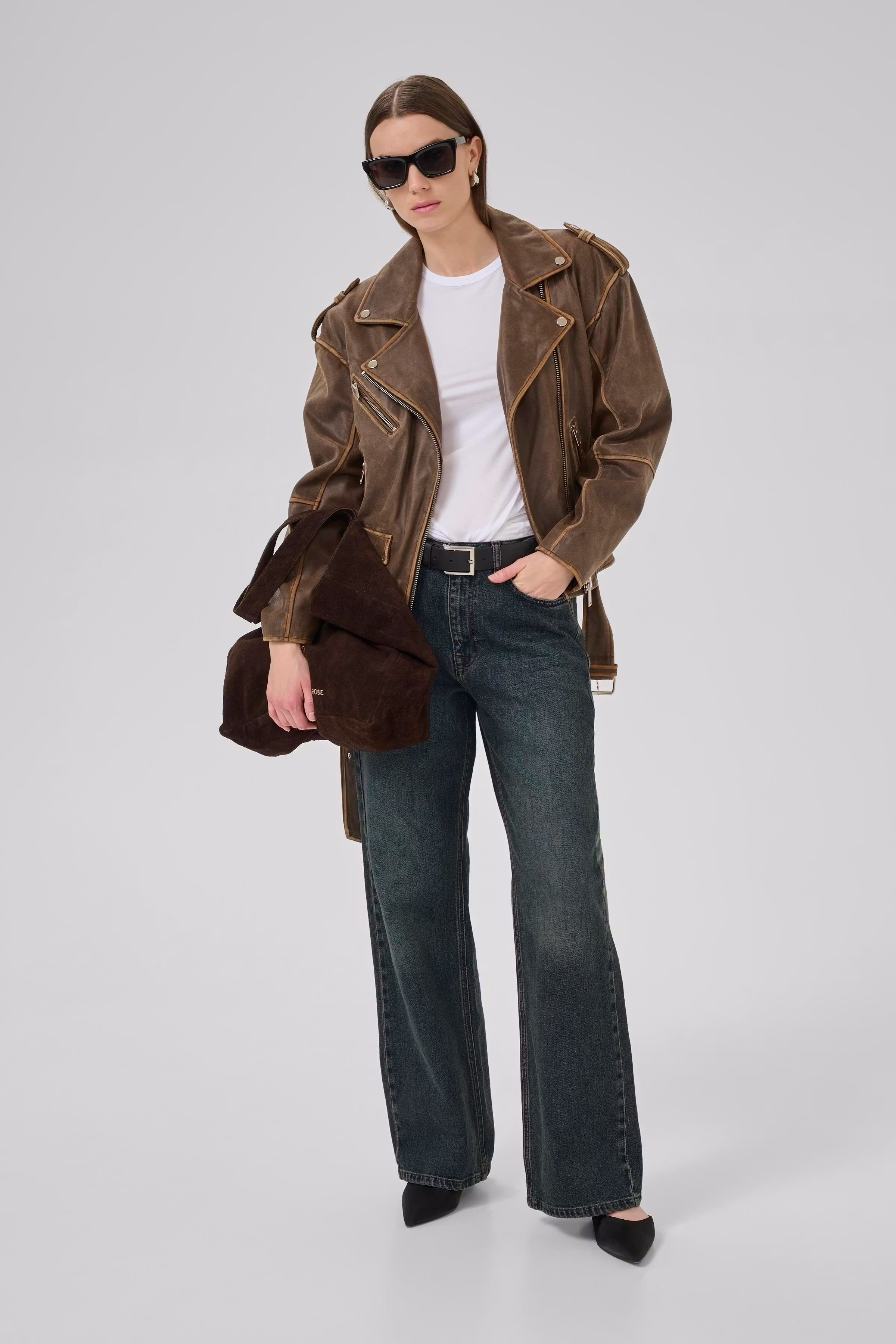 05 THE LOUIS HIGH WIDE JEANS LOCATION NONE 10704222-100066