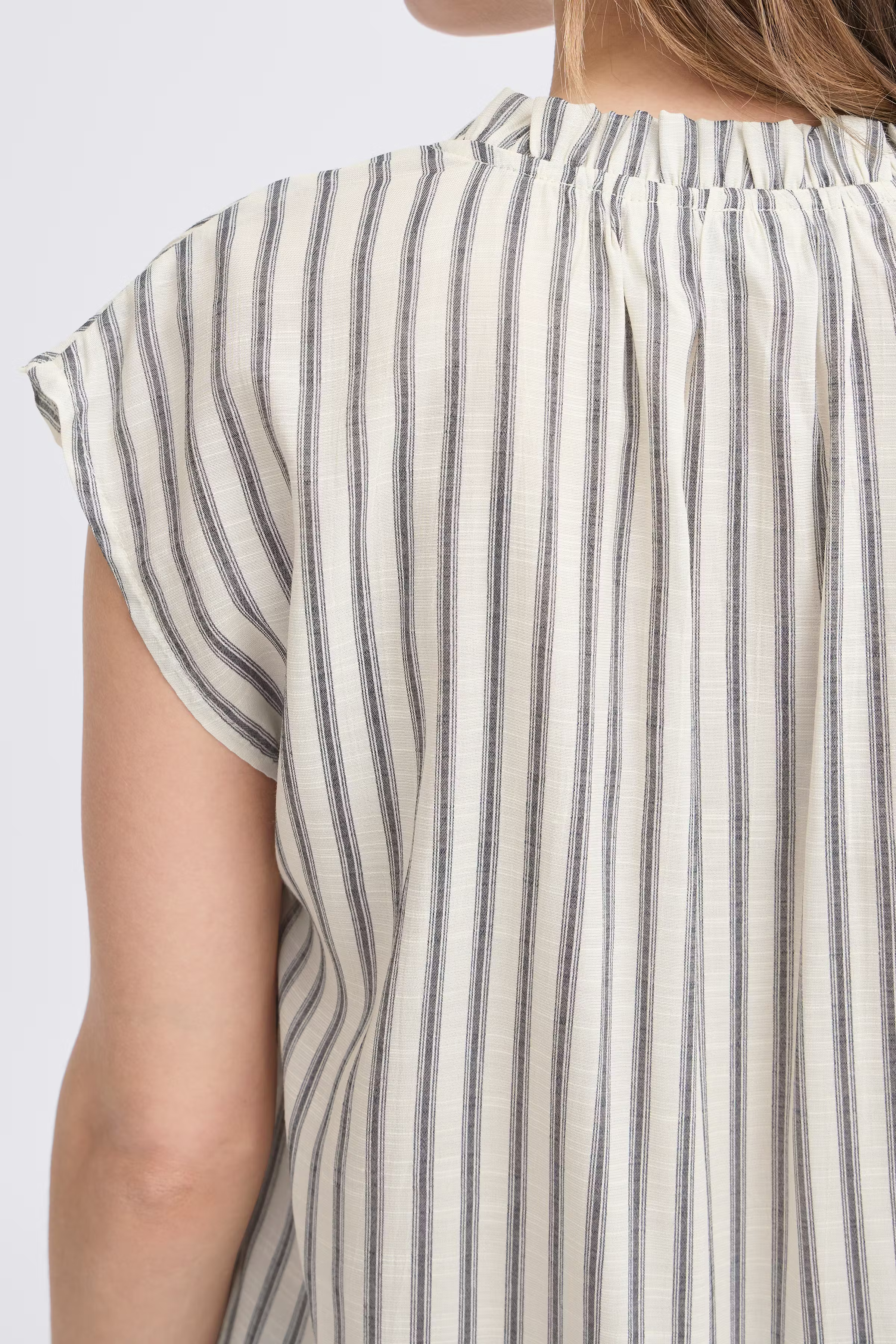 FRALYSSA Top LOOKBOOK DETAIL 20616095-205137