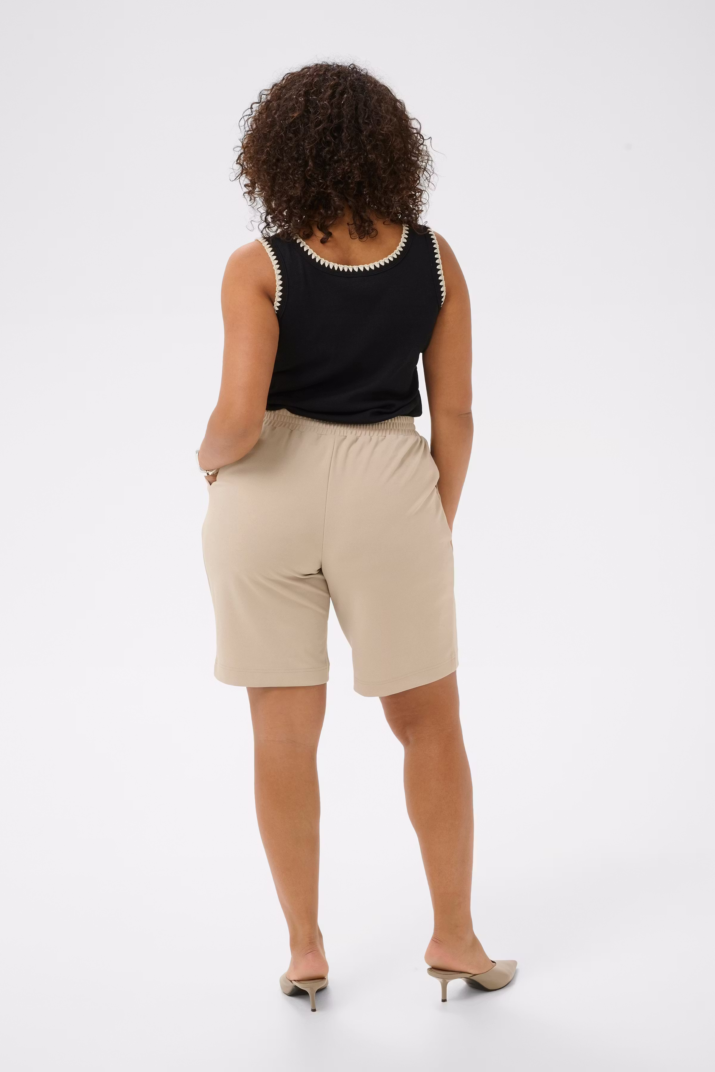 KCpheolo Shorts LOOKBOOK BACK 10584095-151305