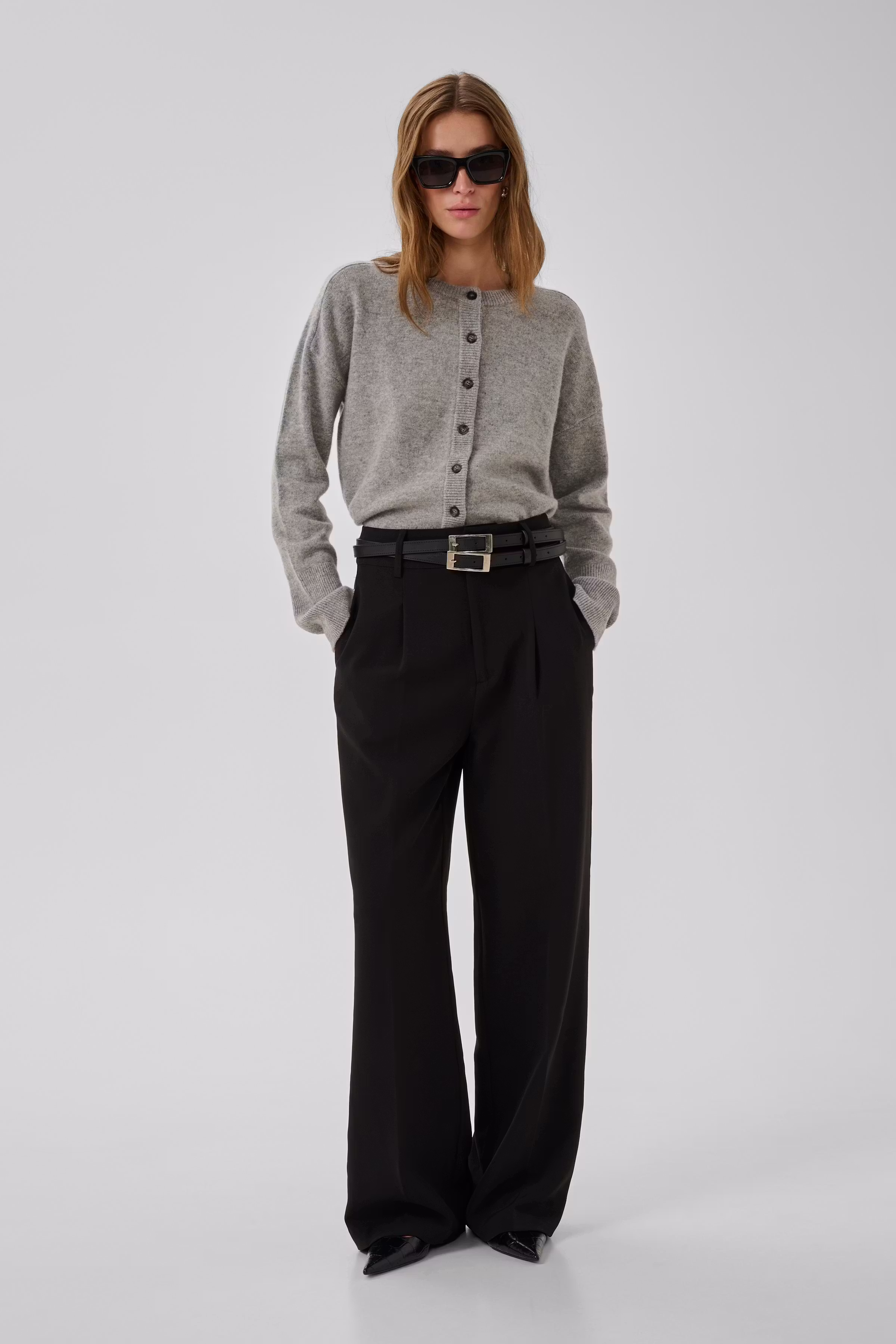 13 THE KNIT CARDIGAN LOCATION NONE 10705548-100378