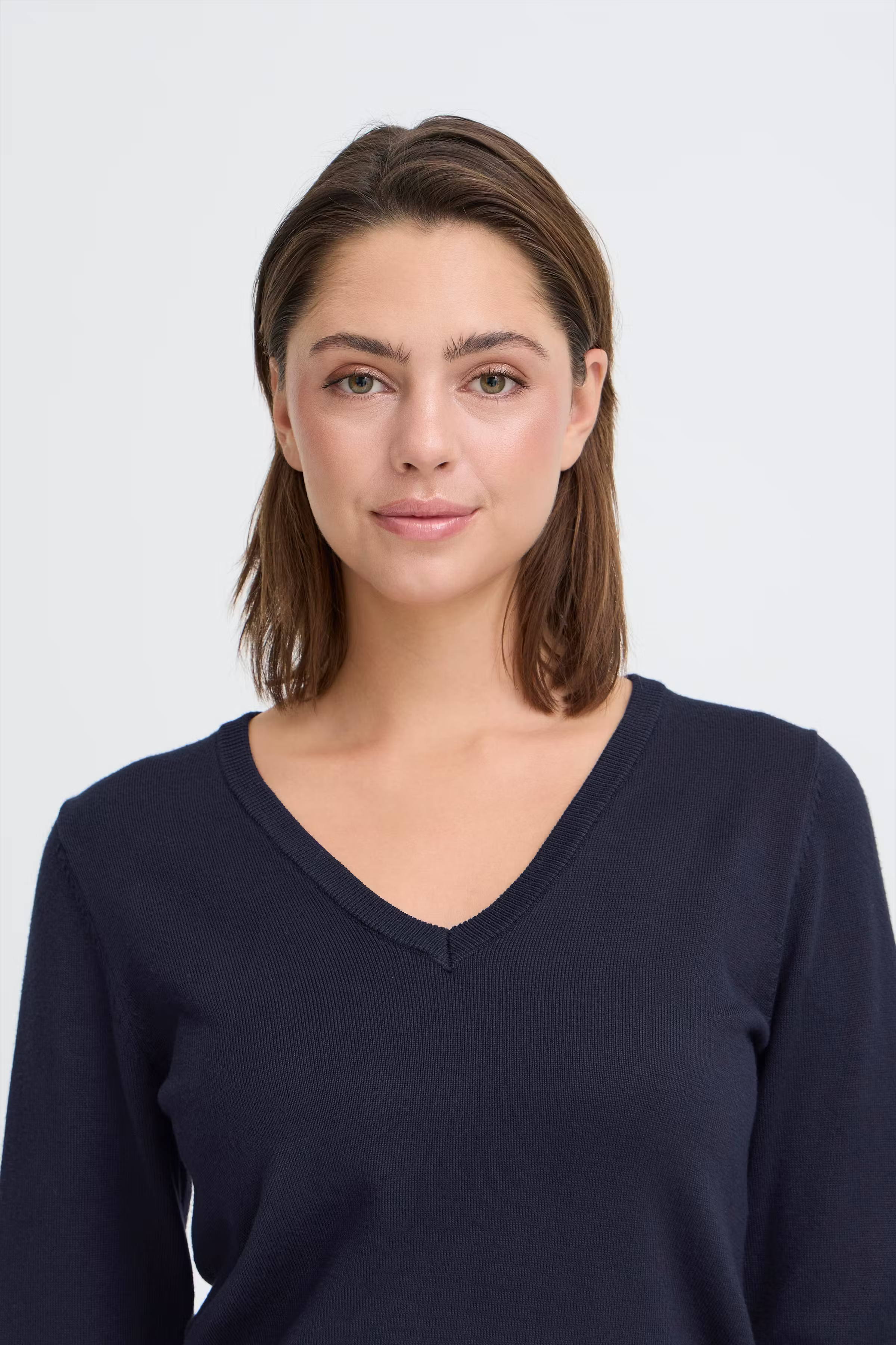 IHLULS V-Neck Pullover LOOKBOOK DETAIL 20125815-194010