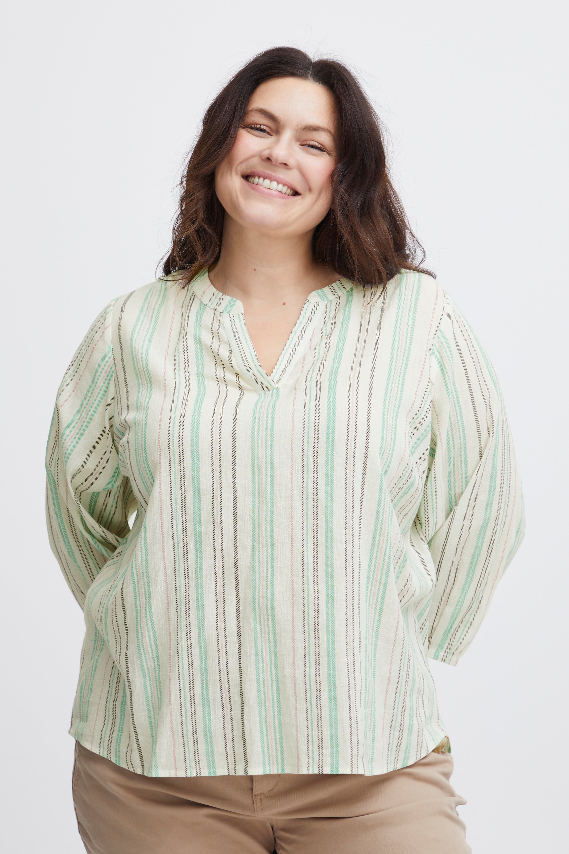 Kurzarm-Bluse LOOKBOOK FRONT 20613752-202818