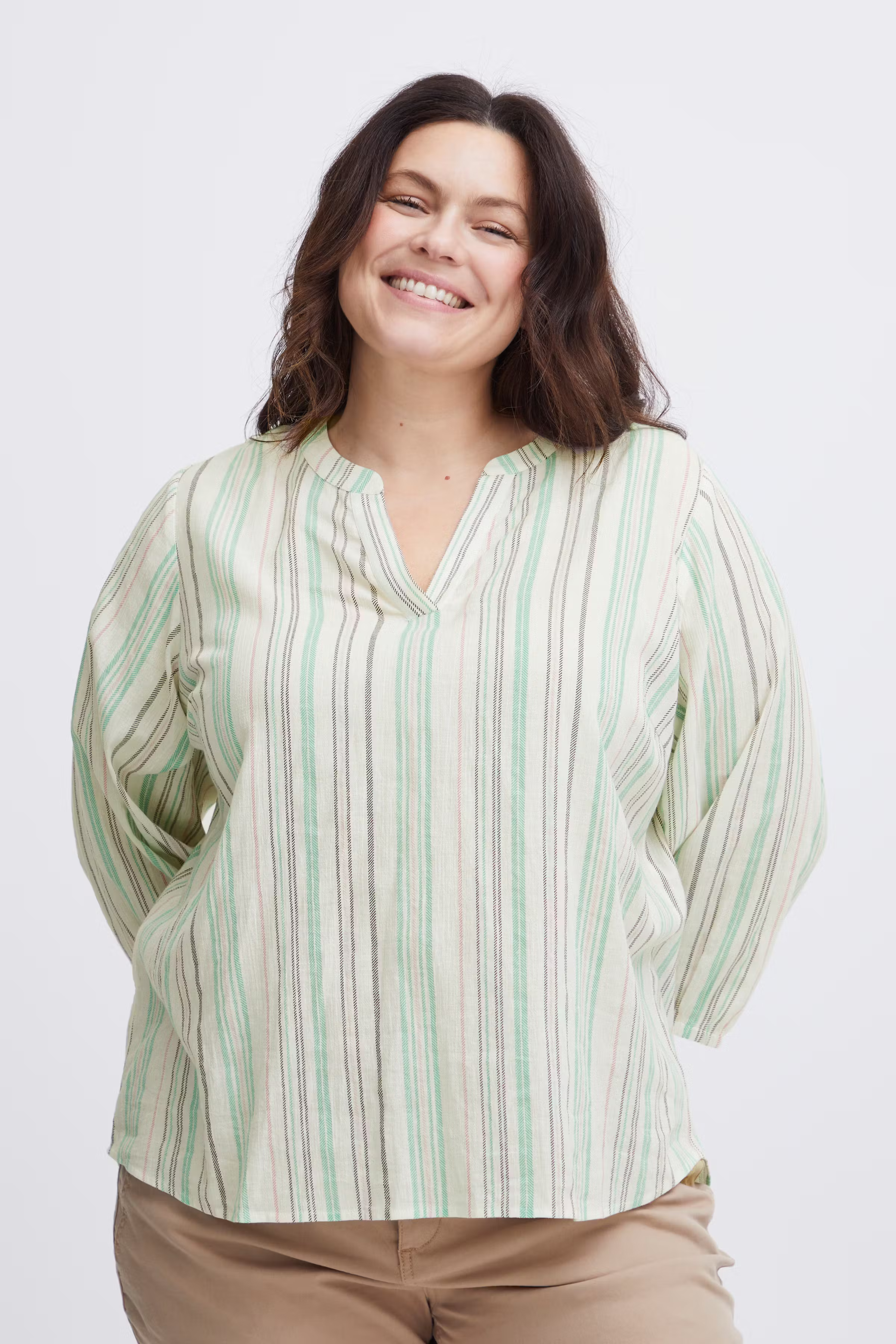 Kurzarm-Bluse LOOKBOOK FRONT 20613752-202818