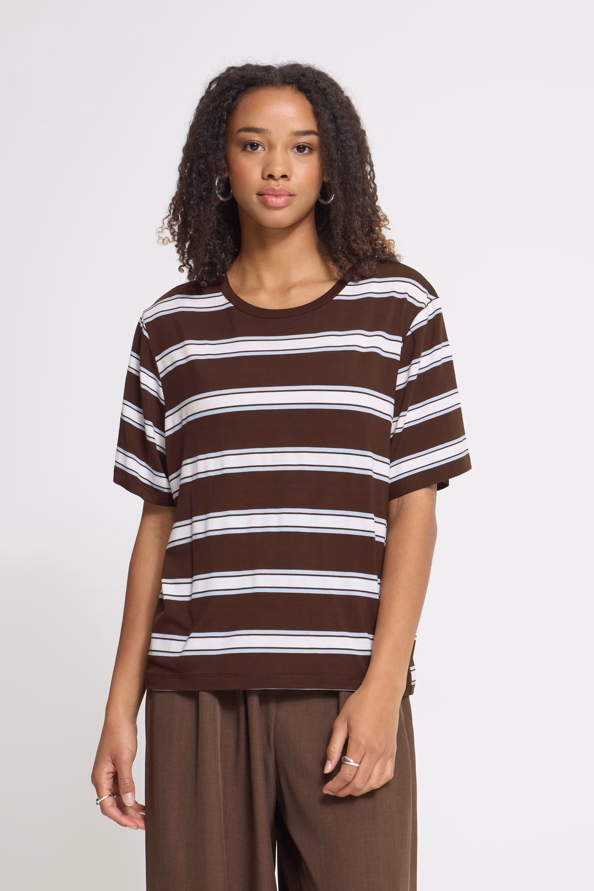 IHREBETTA T-shirt LOOKBOOK FRONT 20126214-900008903