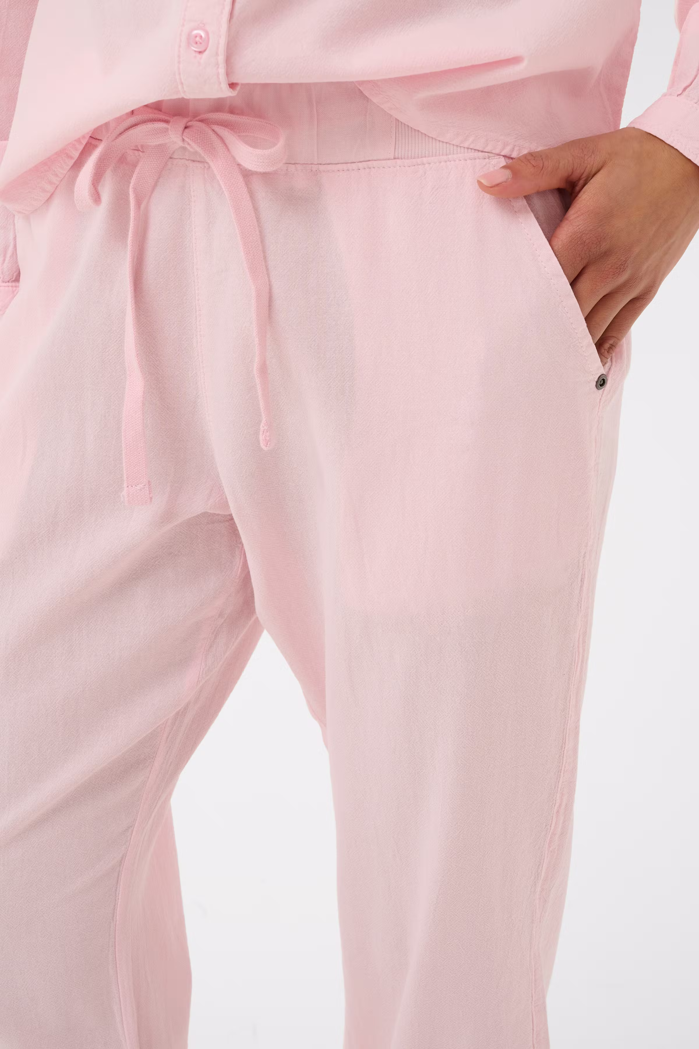 Naya Capri bukser LOOKBOOK DETAIL 10502803-132807