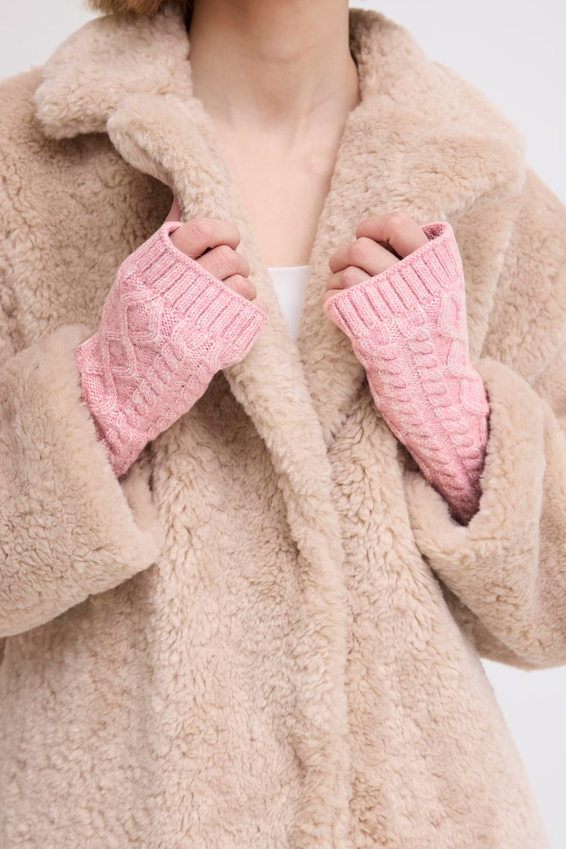 IALUCY Handschuhe LOOKBOOK FRONT 20124380-1519061